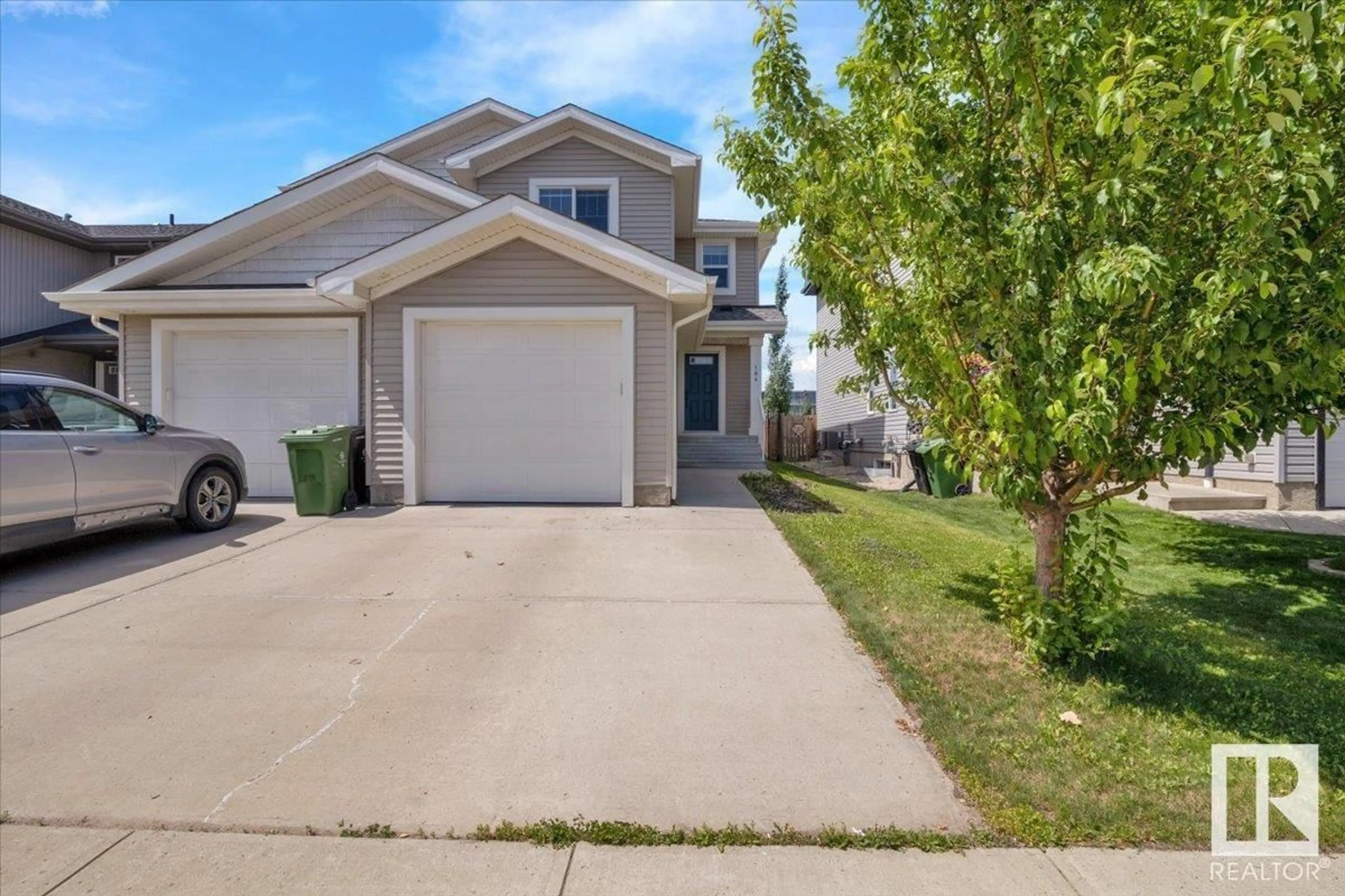 A pic from outside/outdoor area/front of a property/back of a property/a pic from drone, street for 104 RADCLIFFE WD, Fort Saskatchewan Alberta T8L0M6