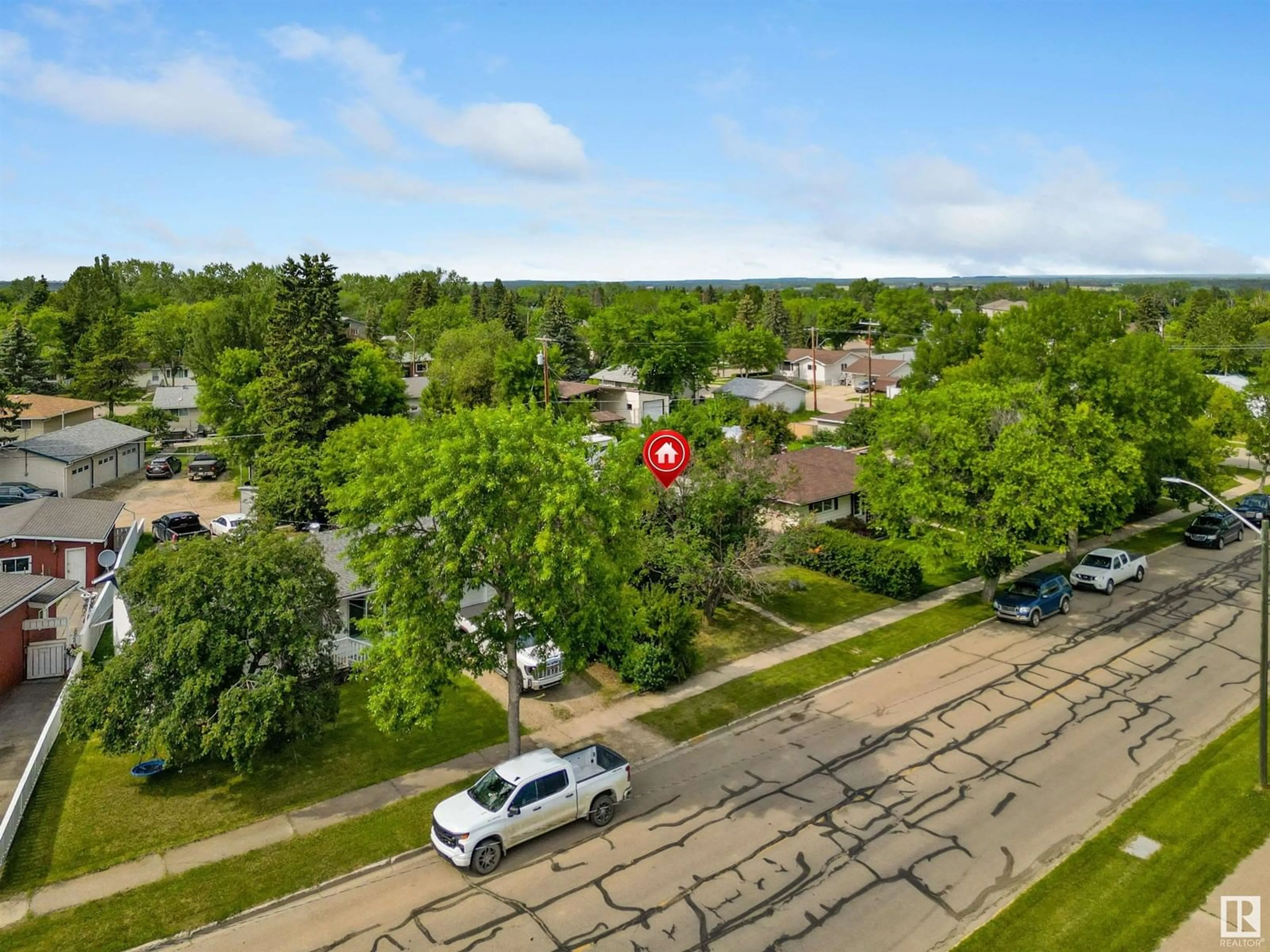 A pic from outside/outdoor area/front of a property/back of a property/a pic from drone, unknown for 4616 46 AVENUE, Drayton Valley Alberta T7A1H6
