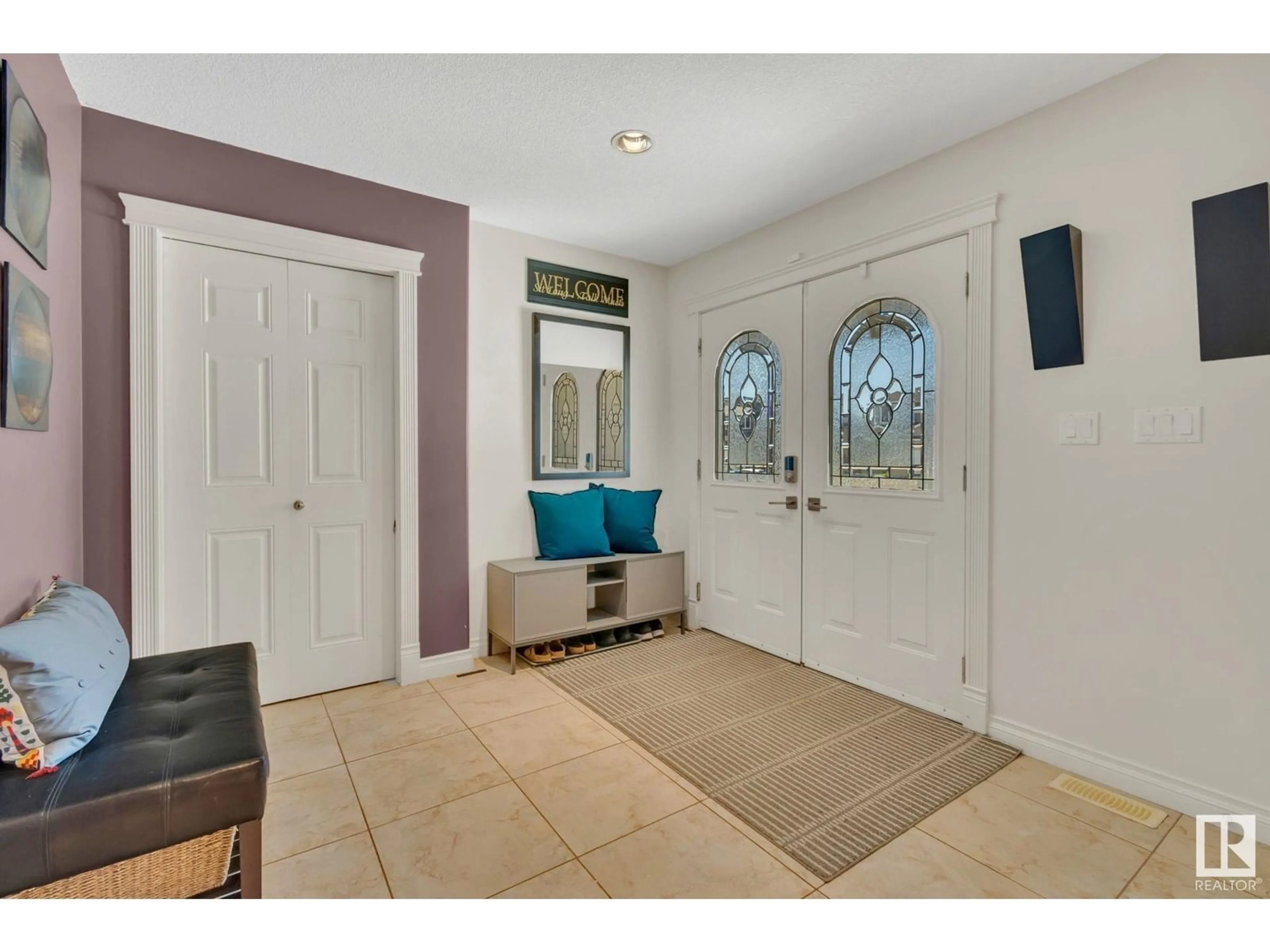 Indoor entryway for 77 LAKEWOOD BV, Beaumont Alberta T4X0B5