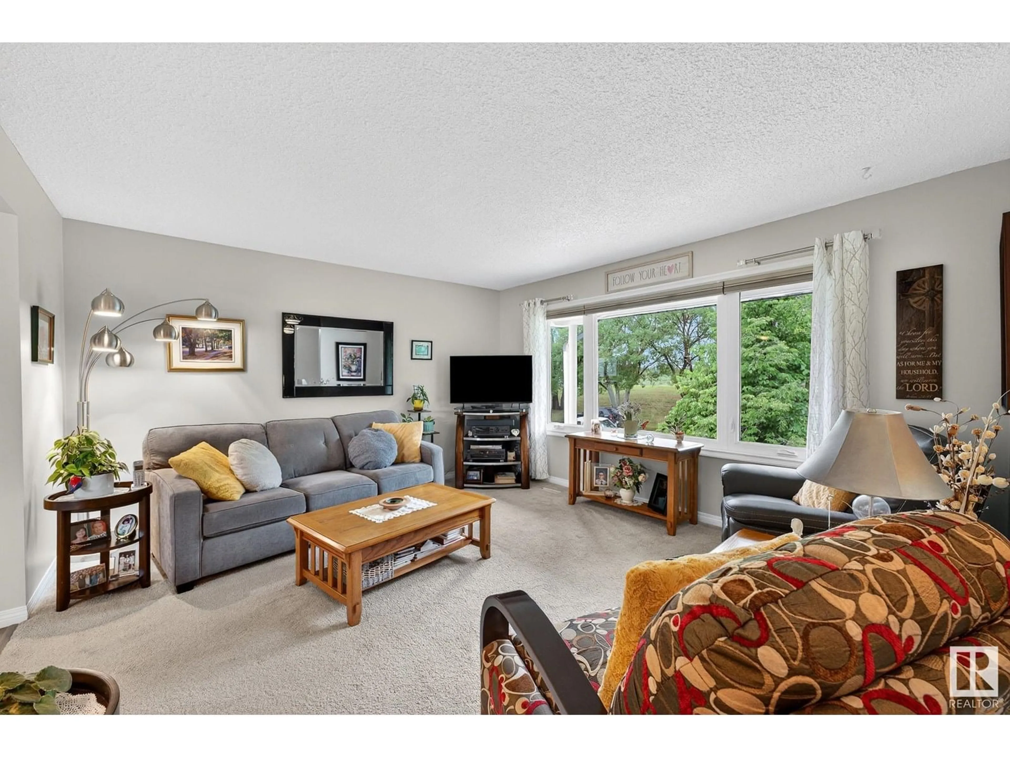 Living room with furniture, unknown for 70 HURON ST, Devon Alberta T9G1S2
