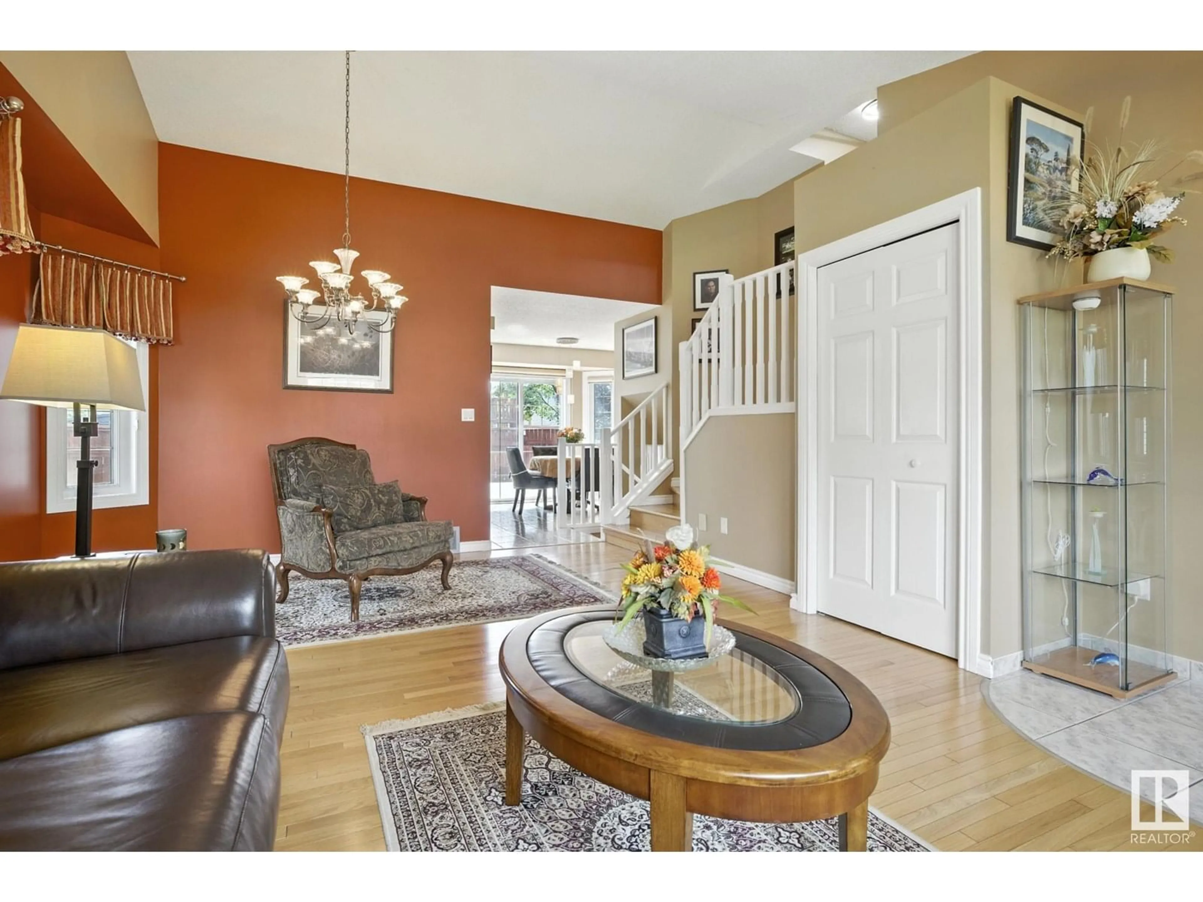 Indoor entryway for 40 DESMARAIS CR, St. Albert Alberta T8N5Y7