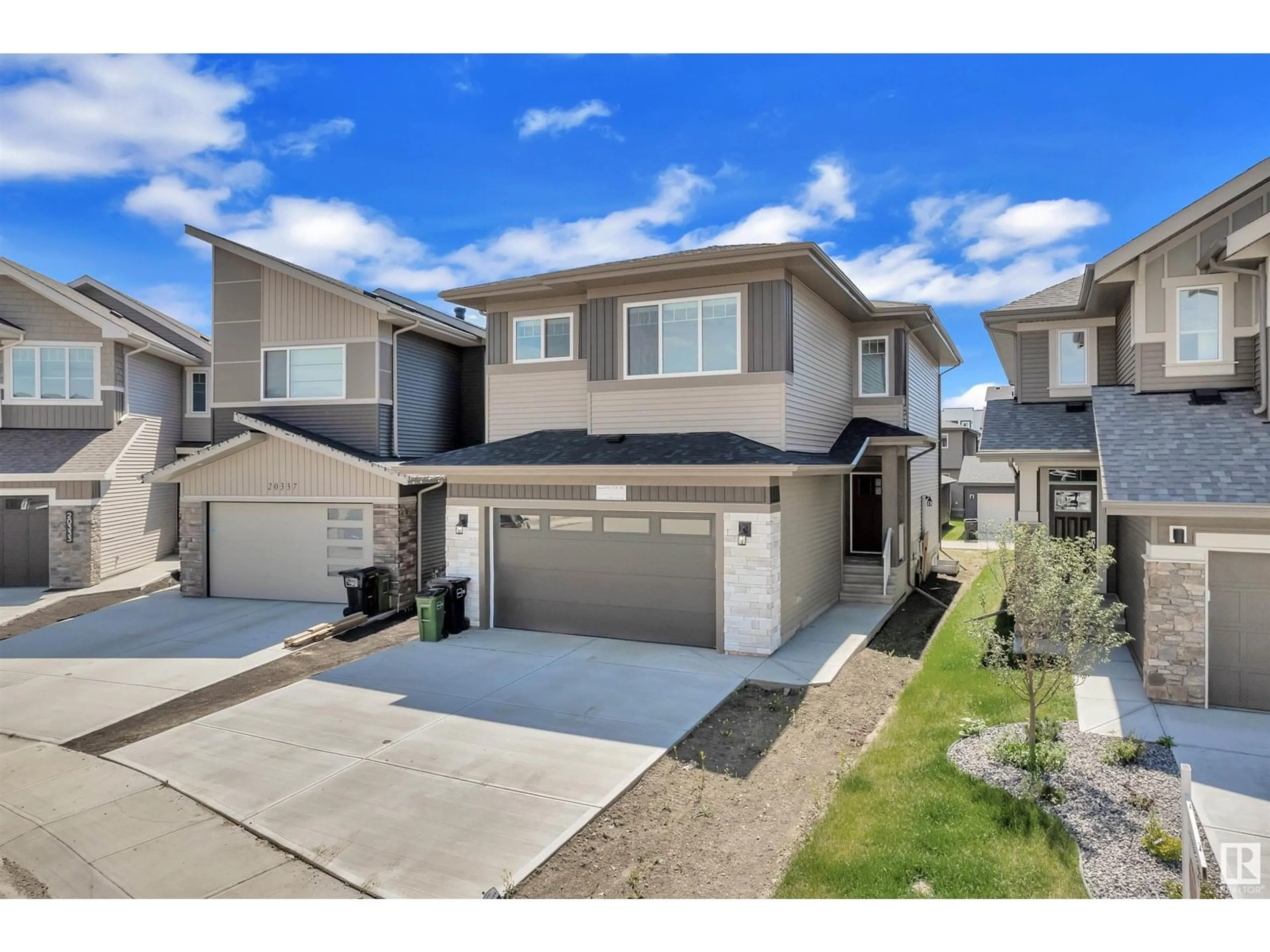 A pic from outside/outdoor area/front of a property/back of a property/a pic from drone, street for 20341 25A AV, Edmonton Alberta T6M1N8