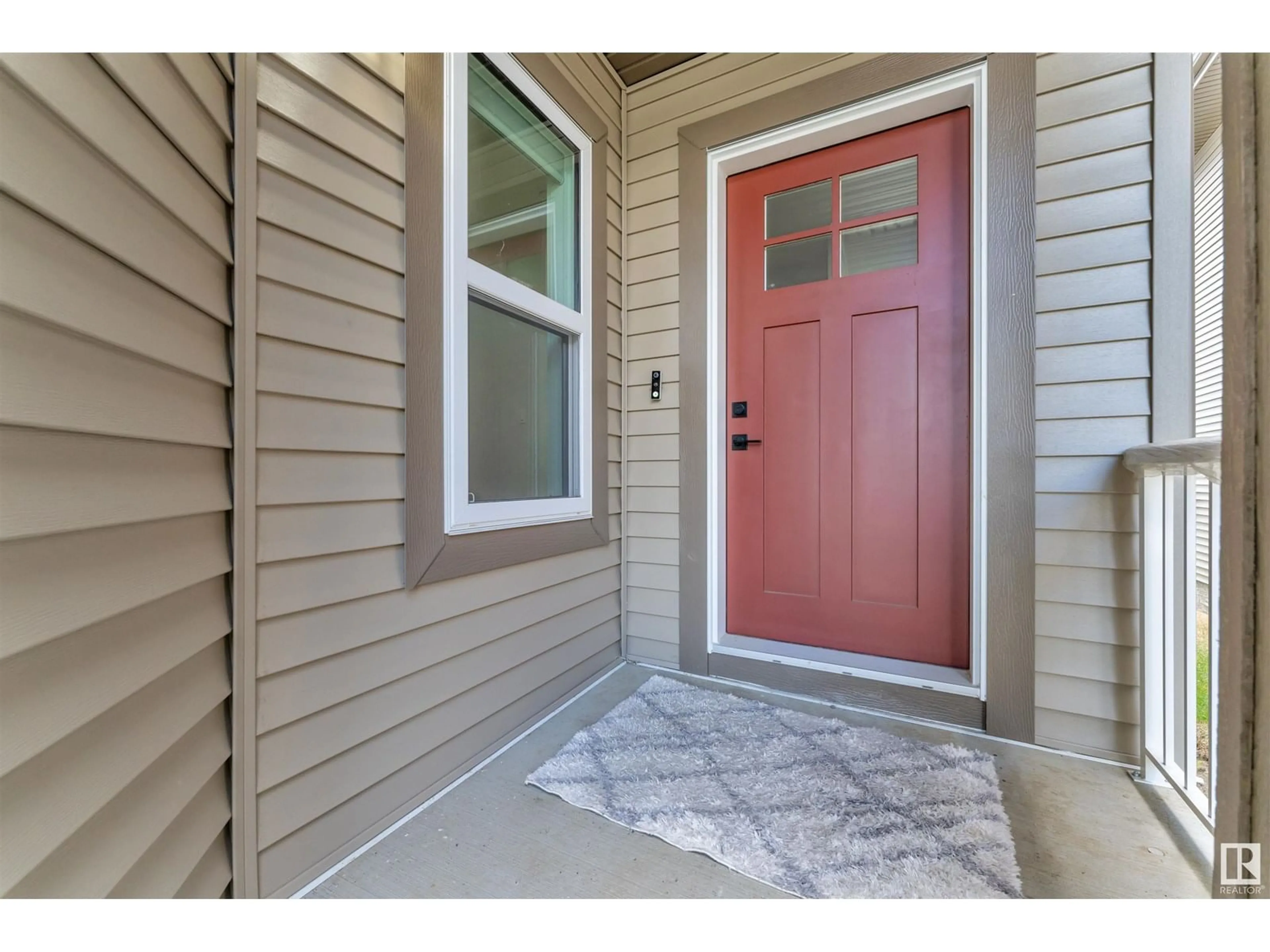 Indoor entryway for 20341 25A AV, Edmonton Alberta T6M1N8
