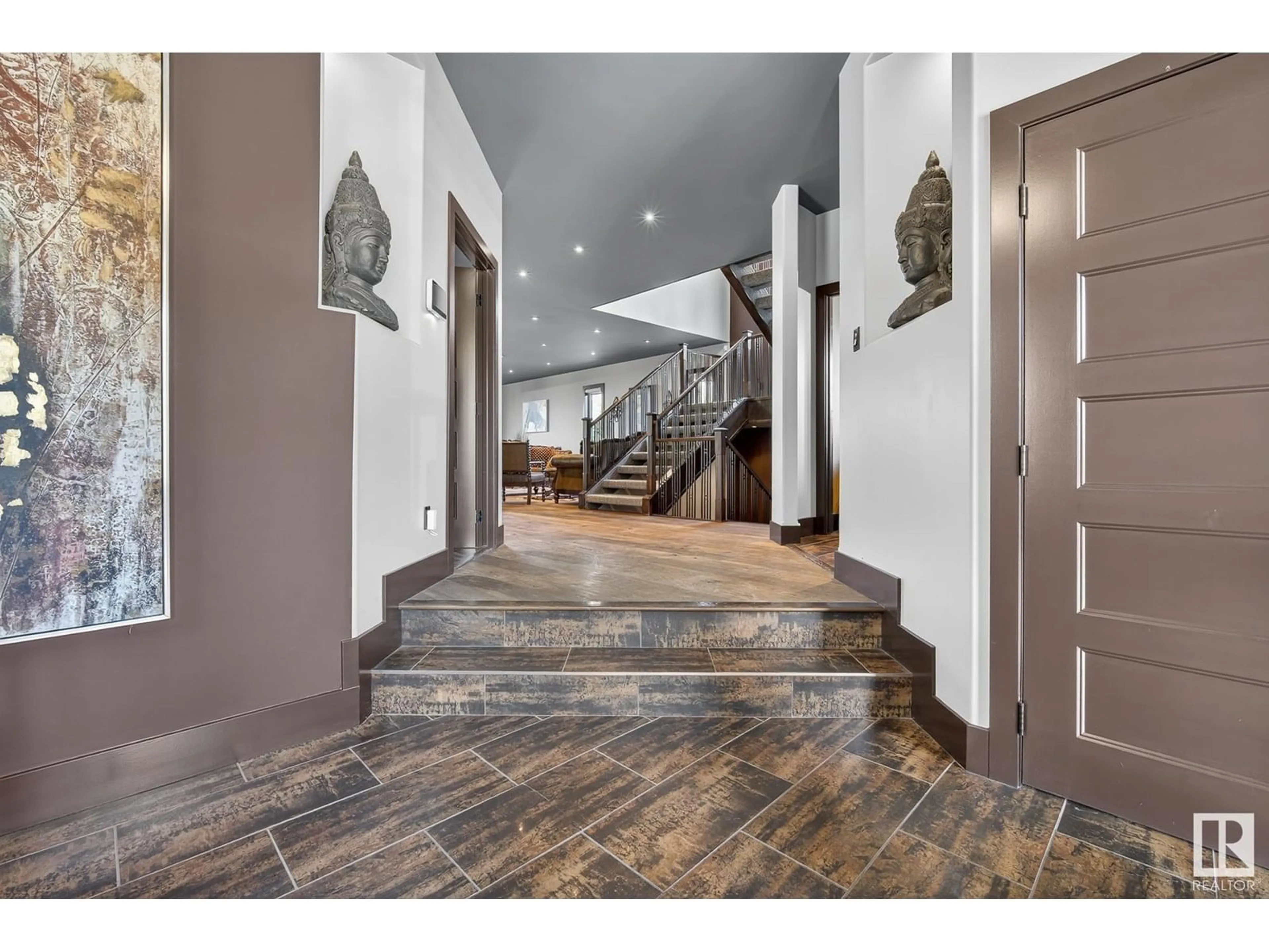 Indoor foyer for 330 23549 TWP ROAD 510, Rural Leduc County Alberta T4X0T1