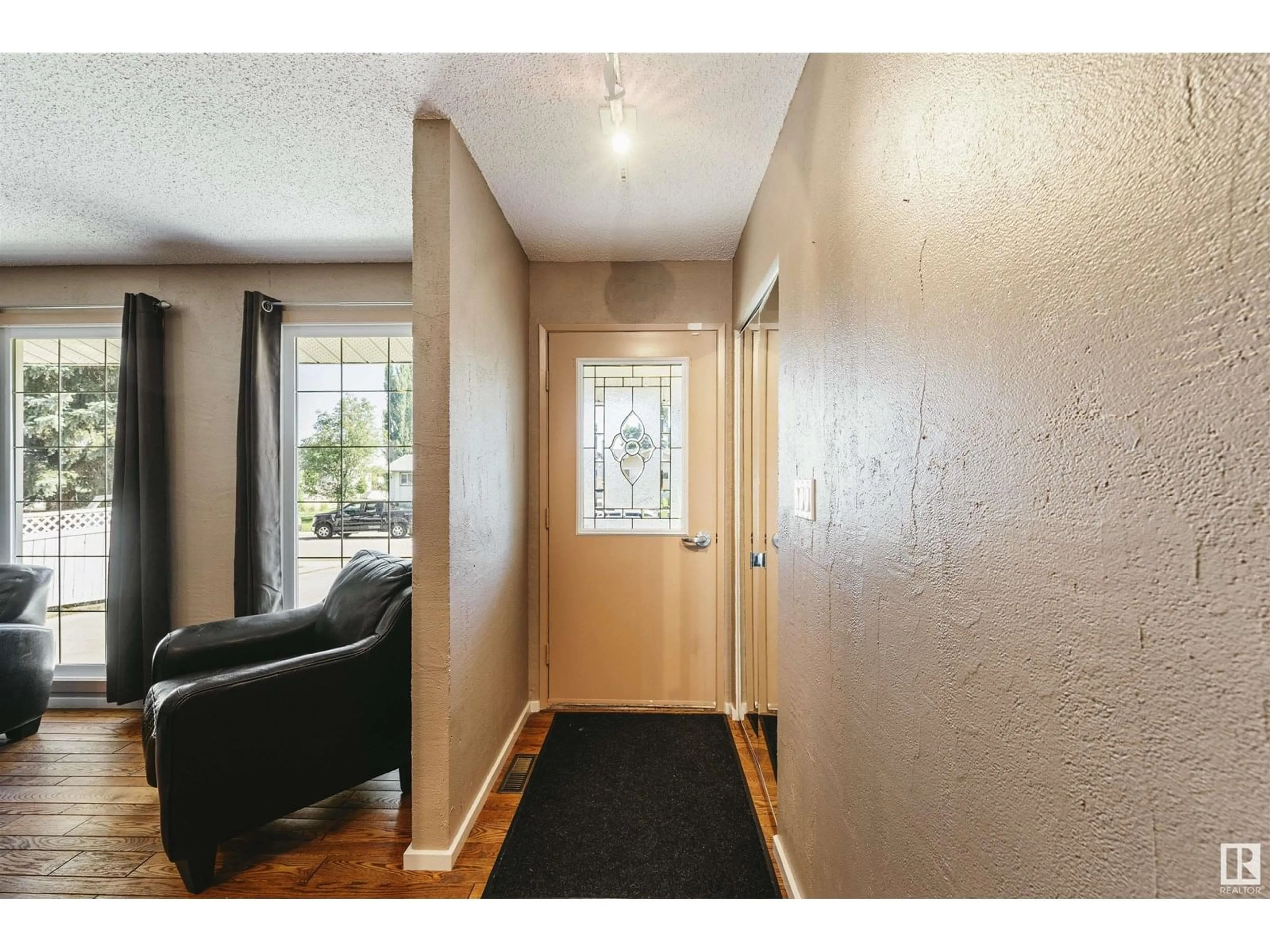 Indoor entryway for 4415 54 AV, Beaumont Alberta T4X1J6