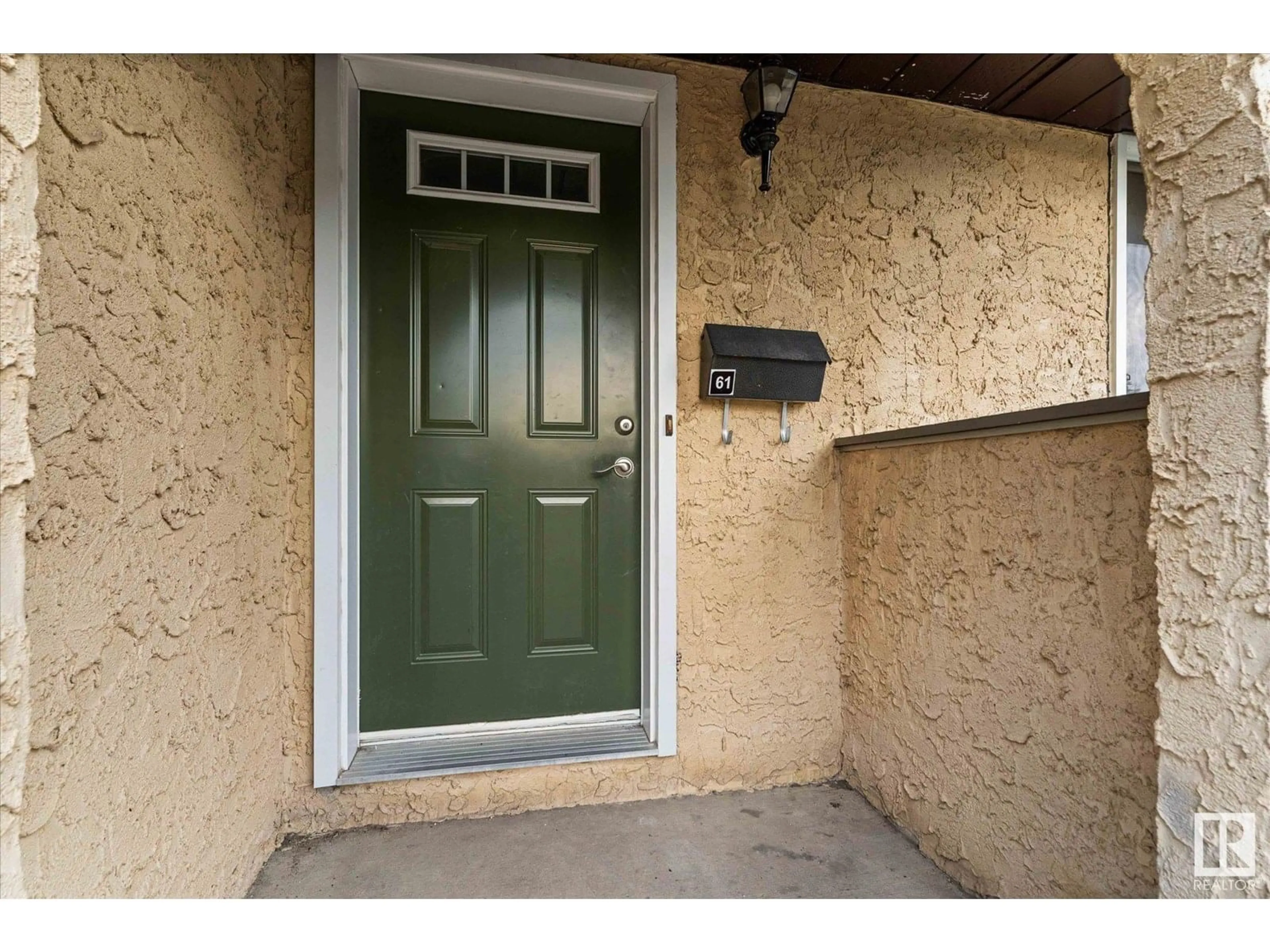 Indoor entryway for #61 - 8930 99 AV, Fort Saskatchewan Alberta T8L3L1
