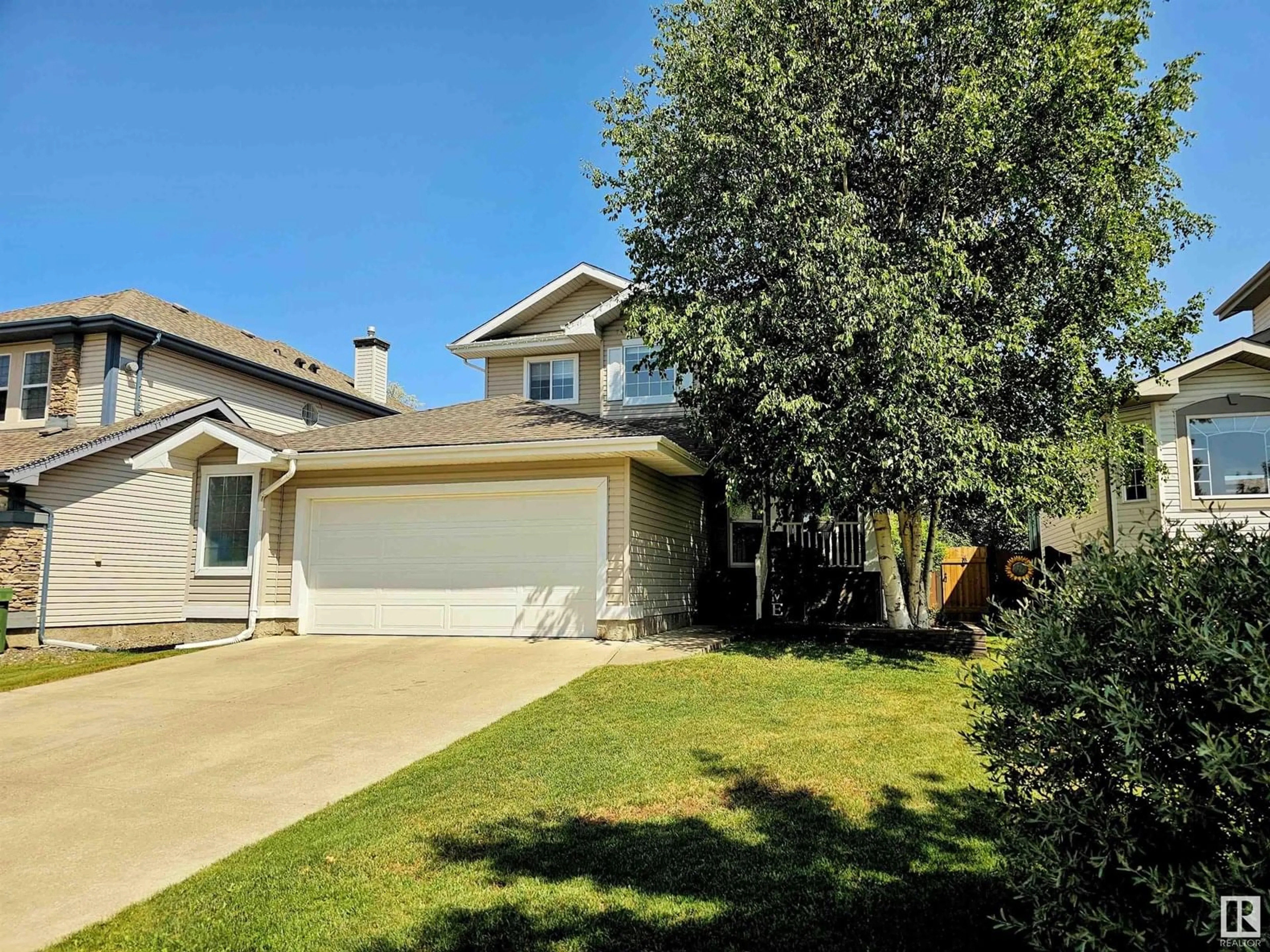 Home with vinyl exterior material, street for 59 DUNFIELD CR, St. Albert Alberta T8N6V7