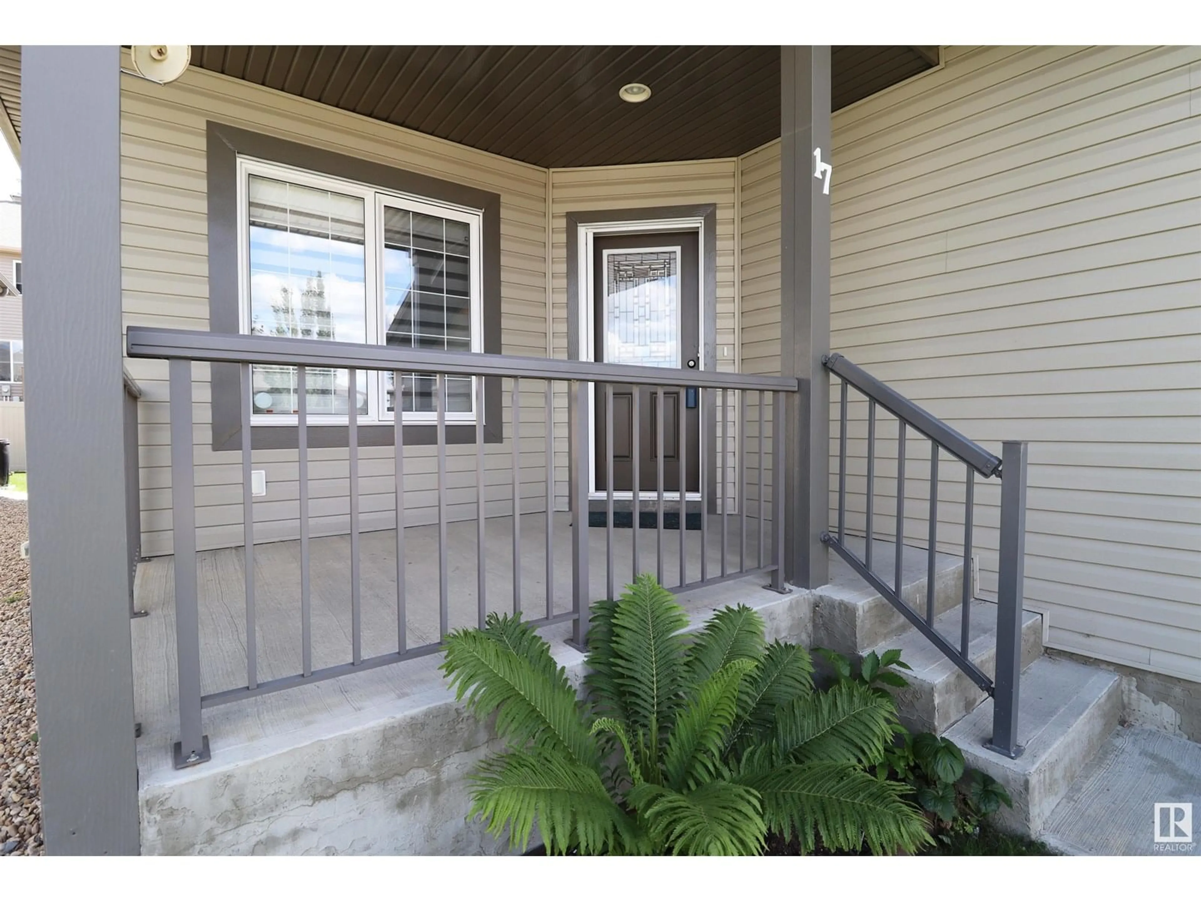 Indoor entryway for #17 - 340 SPRUCE RIDGE RD, Spruce Grove Alberta T7X0J4