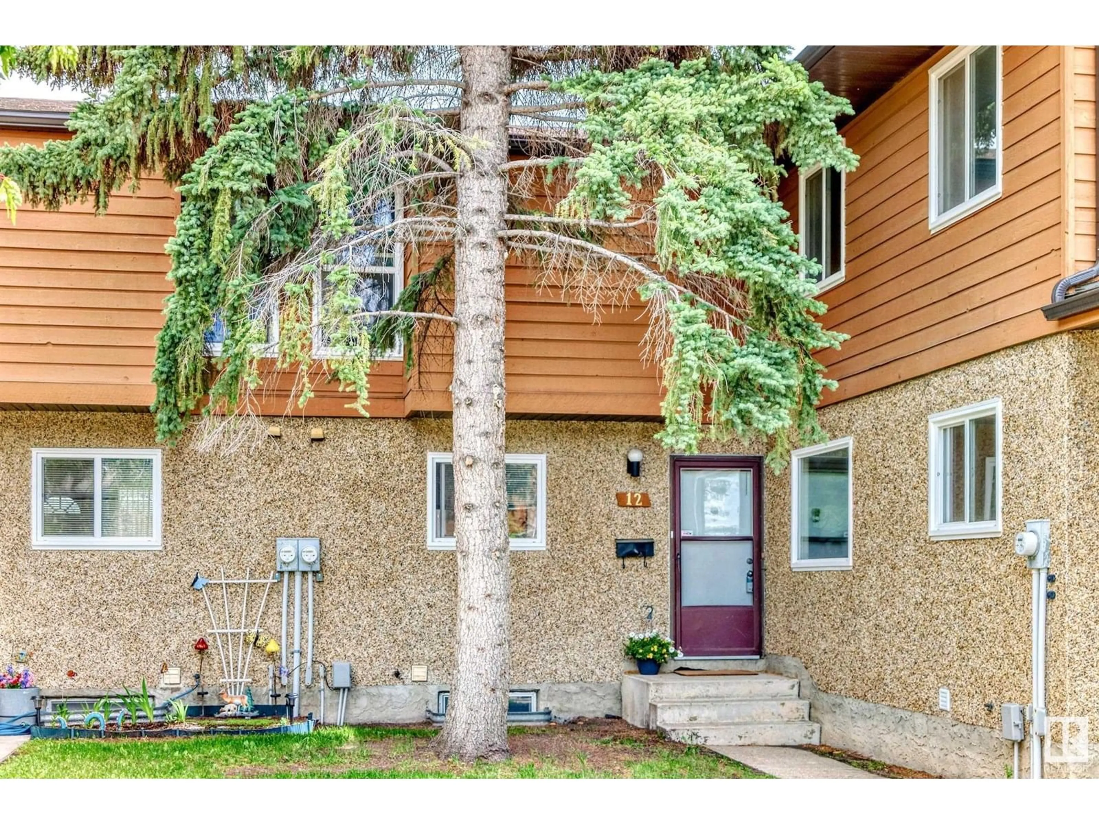 Indoor entryway for #12 - 3812 20 AV, Edmonton Alberta T6L4B2