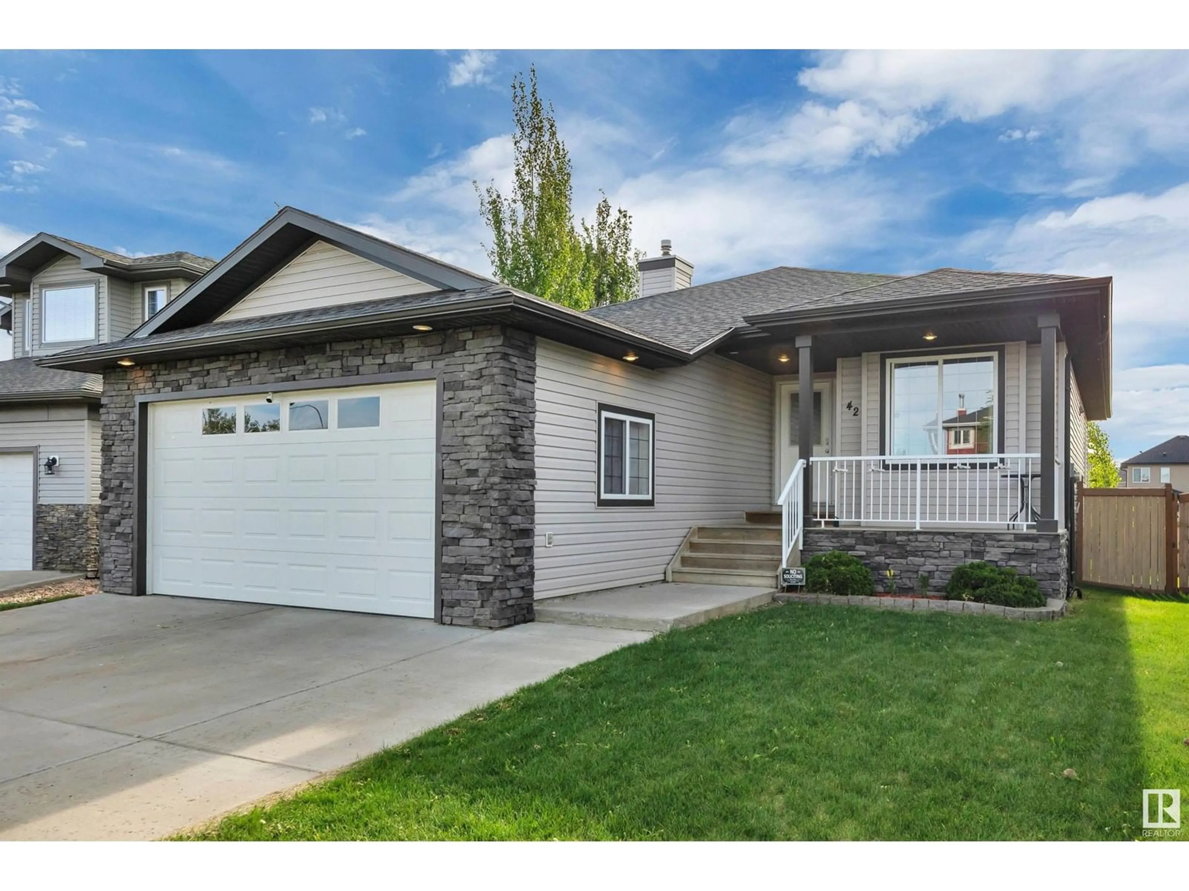 Home with vinyl exterior material, street for 42 WALTERS PL, Leduc Alberta T9E0G2
