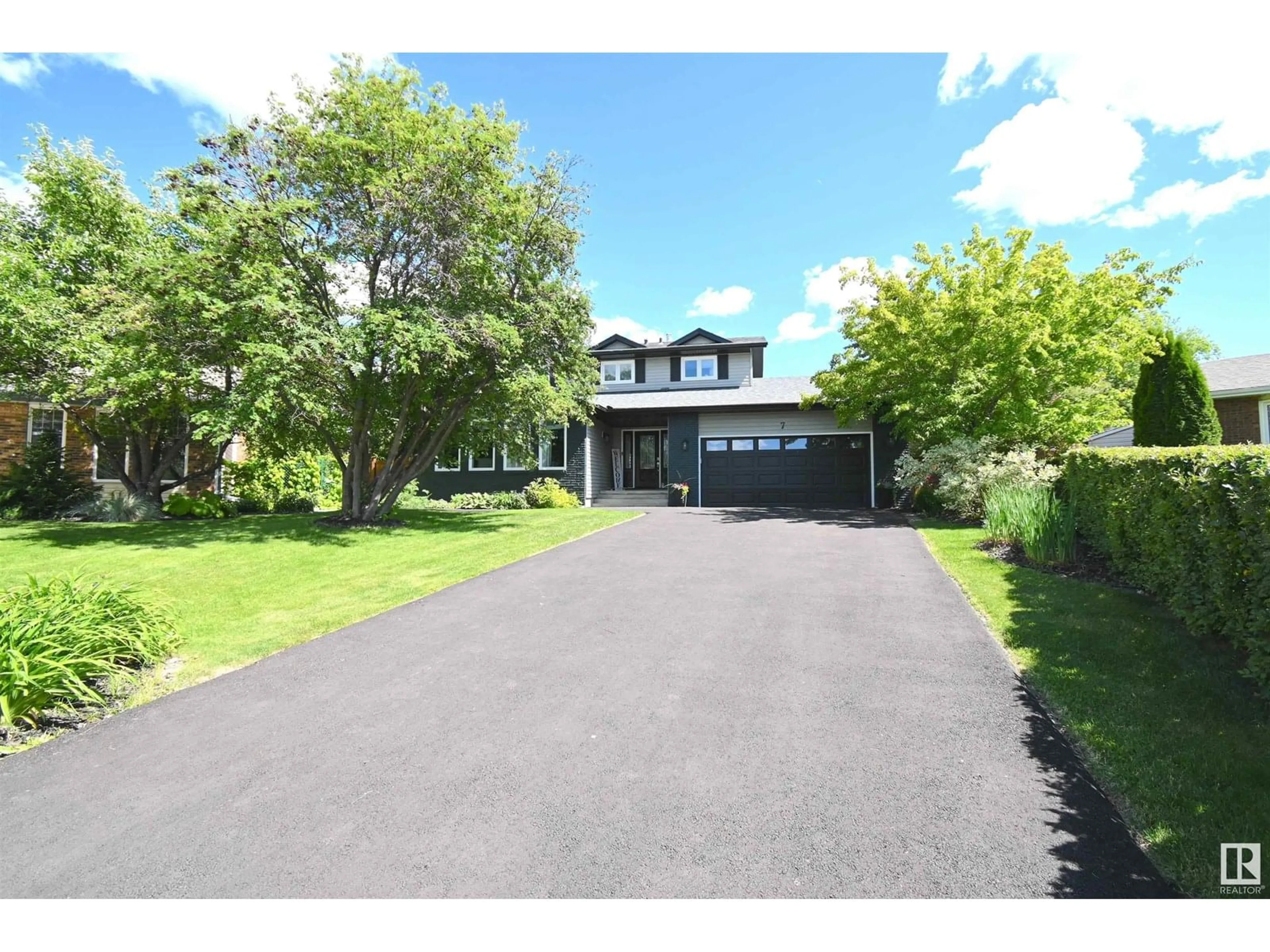 A pic from outside/outdoor area/front of a property/back of a property/a pic from drone, street for 7 MARLBORO PL, Spruce Grove Alberta T7X2P1