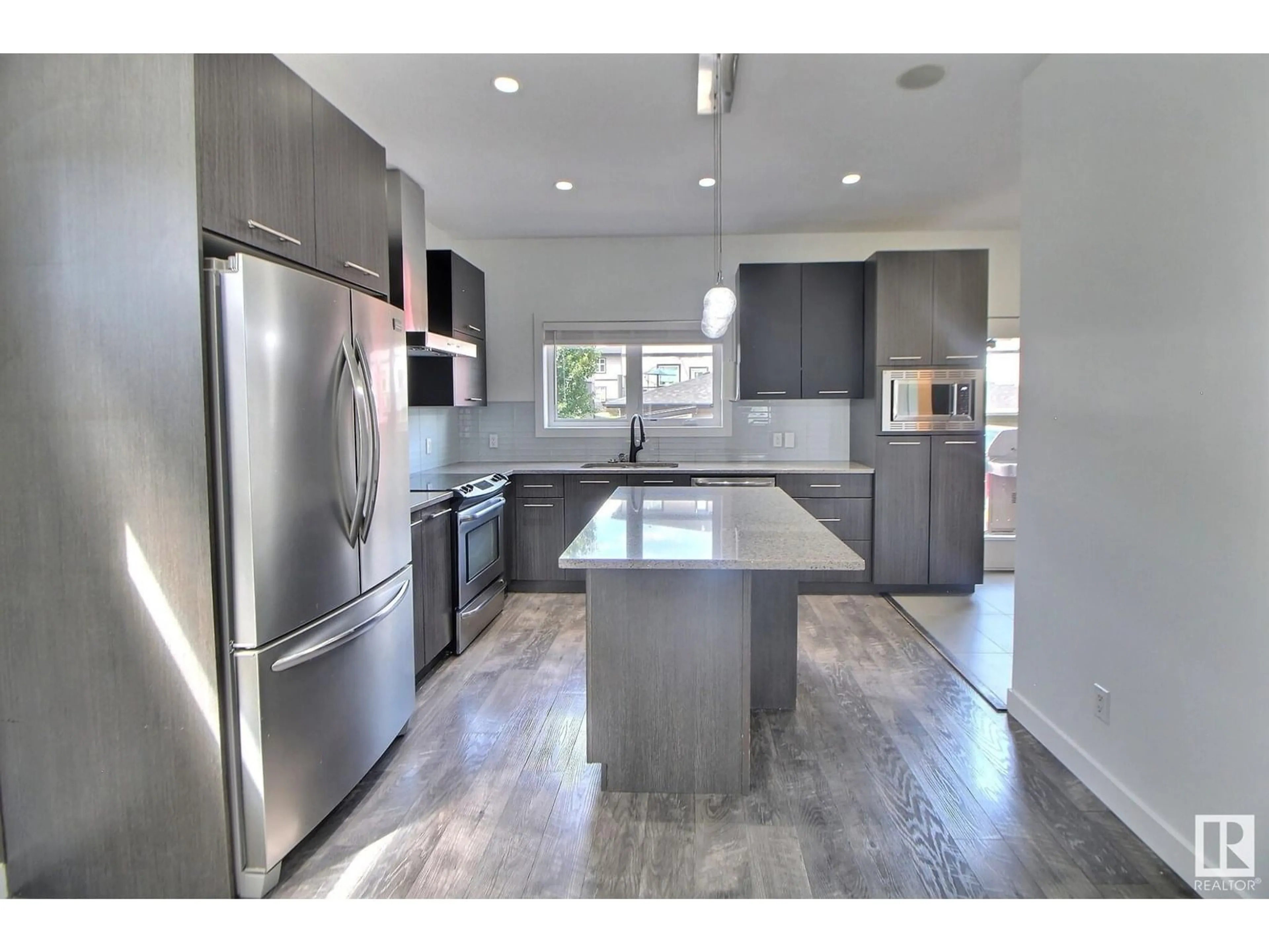 Open concept kitchen, unknown for 11 KENTON WY, Spruce Grove Alberta T7X0P7