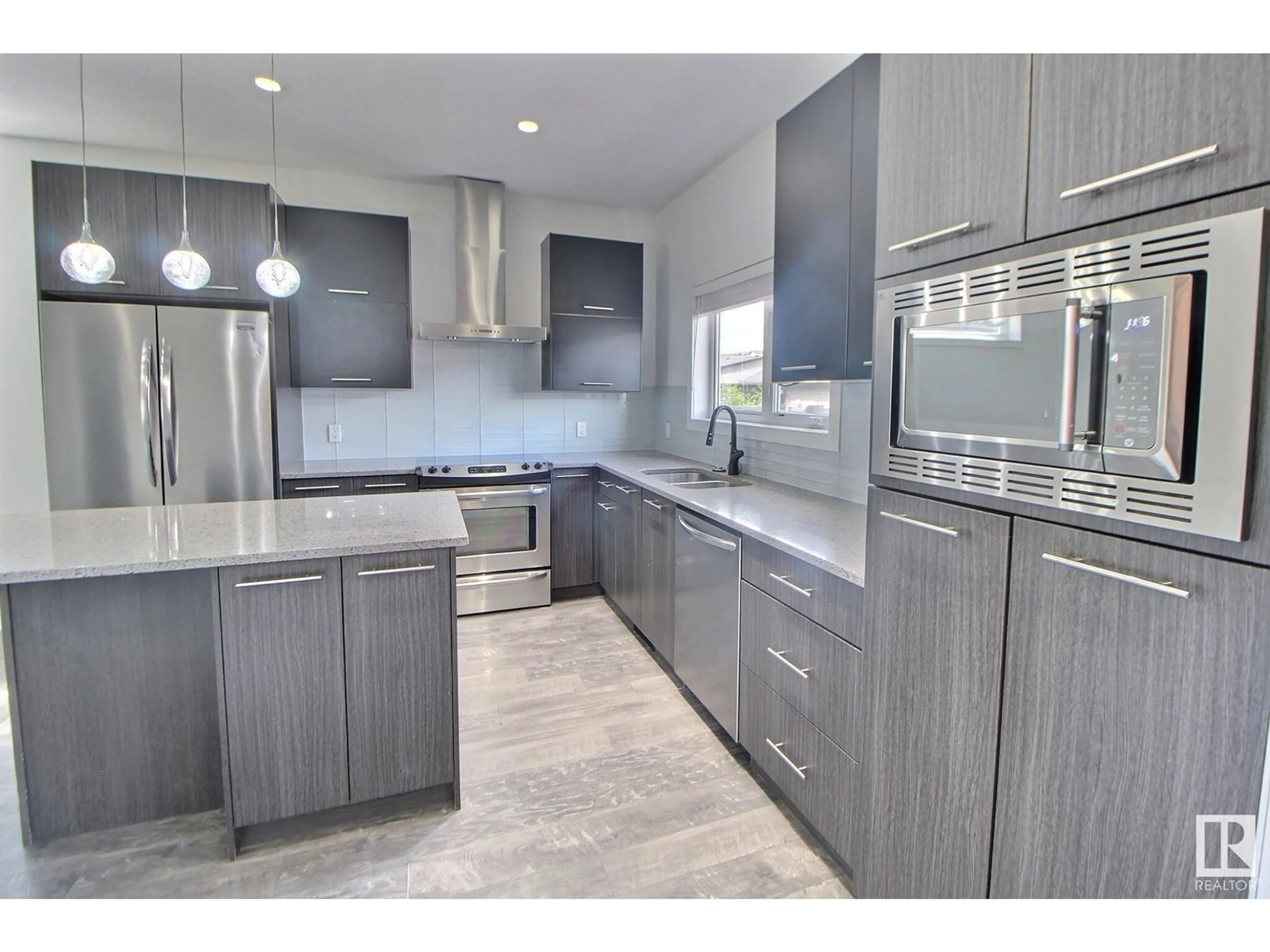 Contemporary kitchen, unknown for 11 KENTON WY, Spruce Grove Alberta T7X0P7