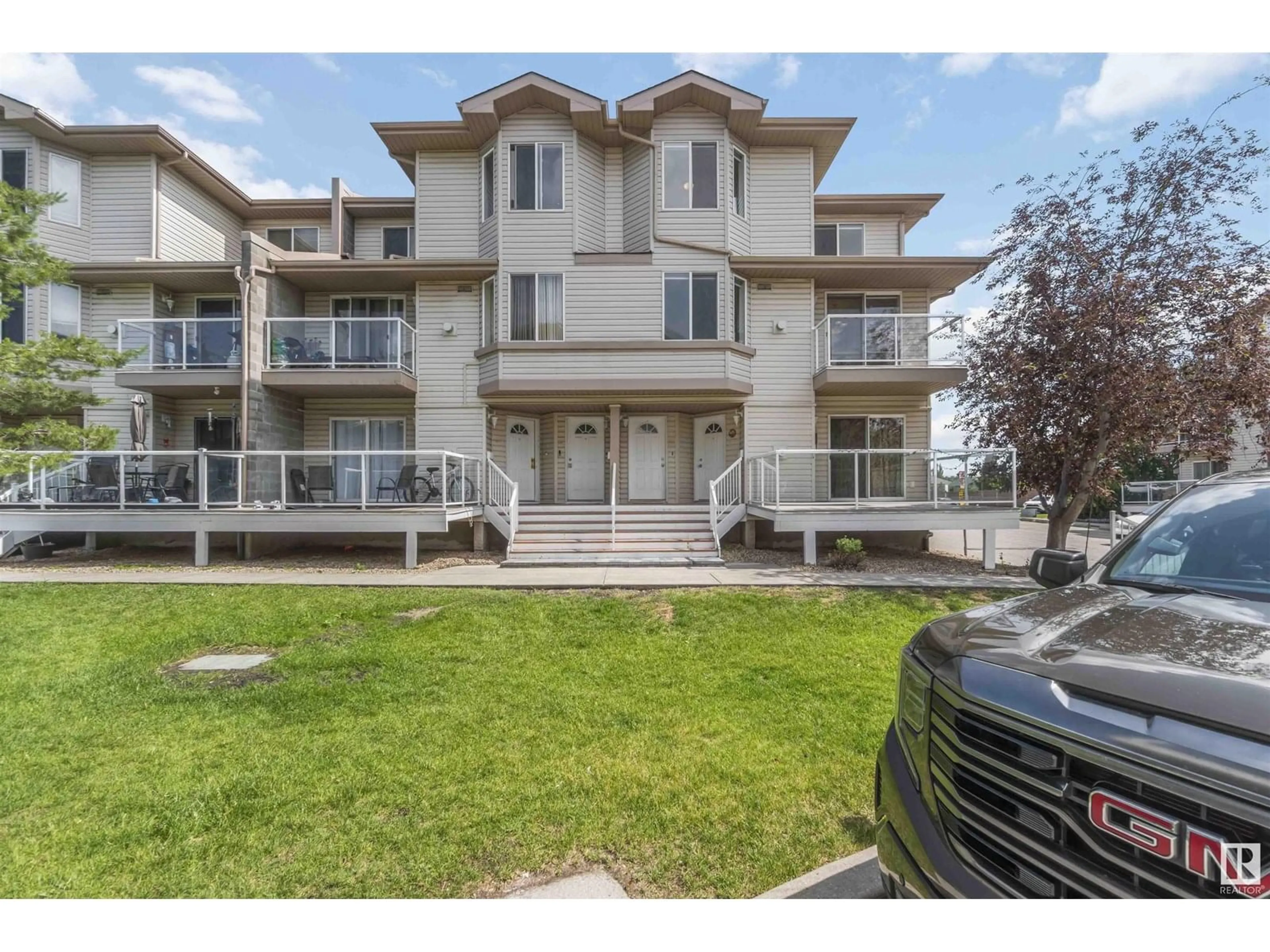 A pic from outside/outdoor area/front of a property/back of a property/a pic from drone, street for #25 - 2505 42 ST, Edmonton Alberta T6L7G8