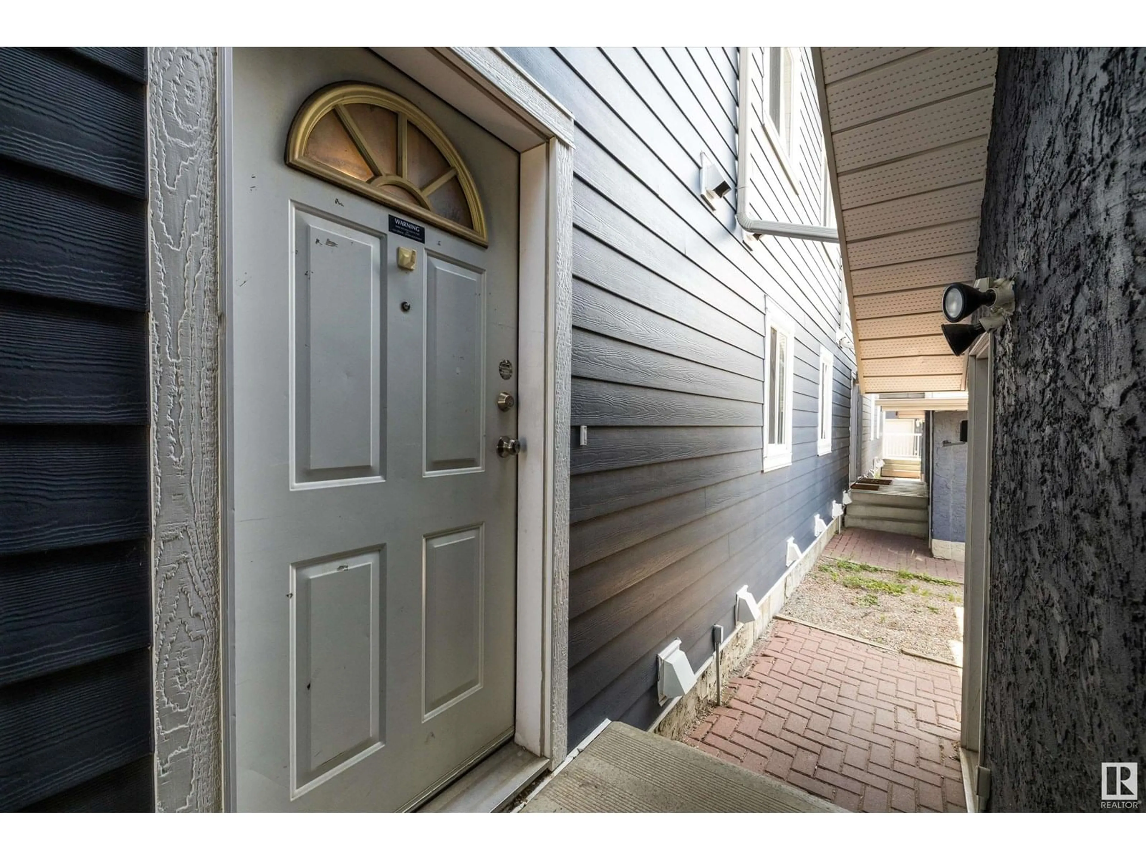 Indoor entryway for #16 - 14803 34 ST, Edmonton Alberta T5Y2L3