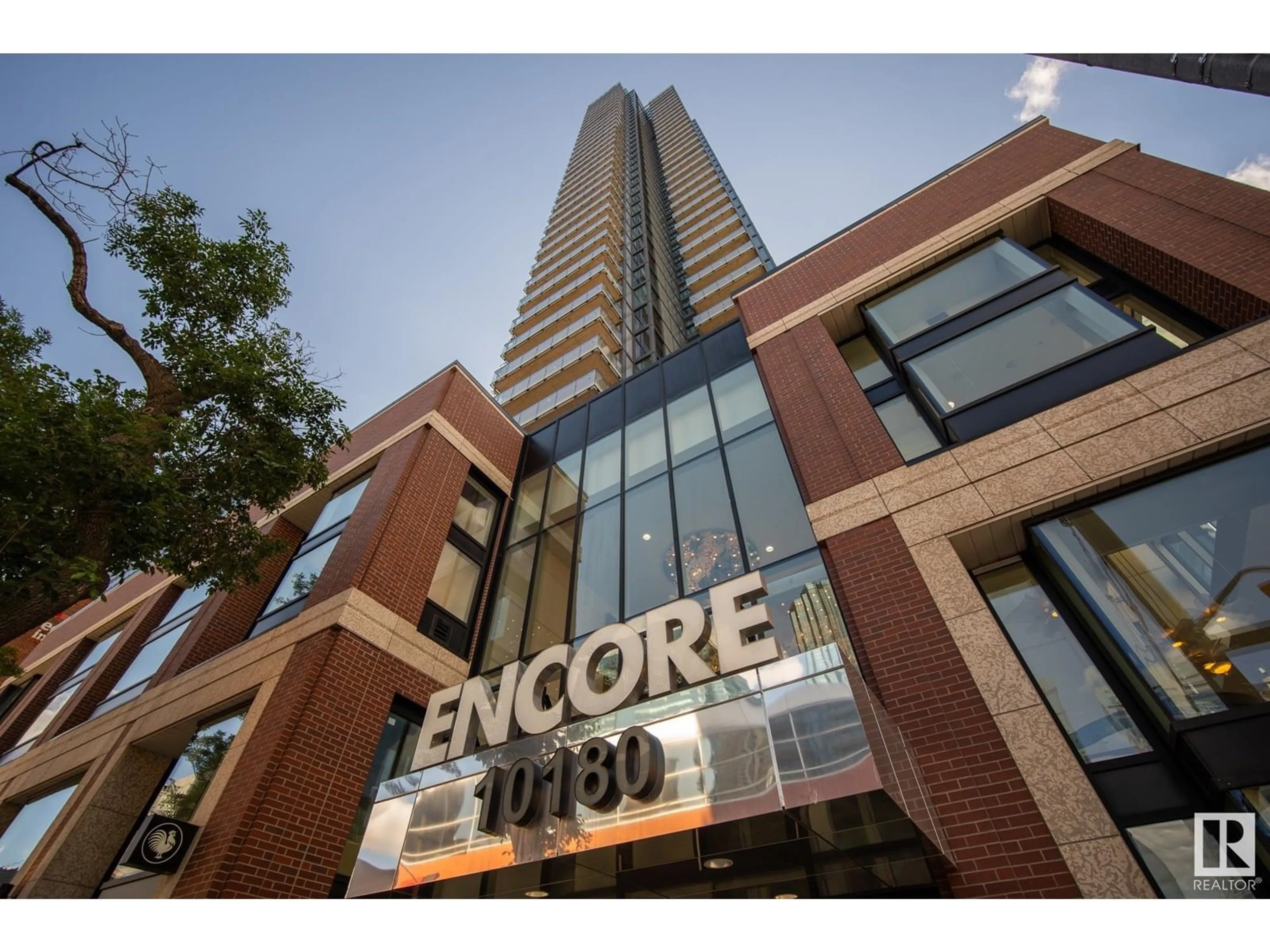 Indoor foyer for 900 10180 103 ST NW, Edmonton Alberta T5J0L1