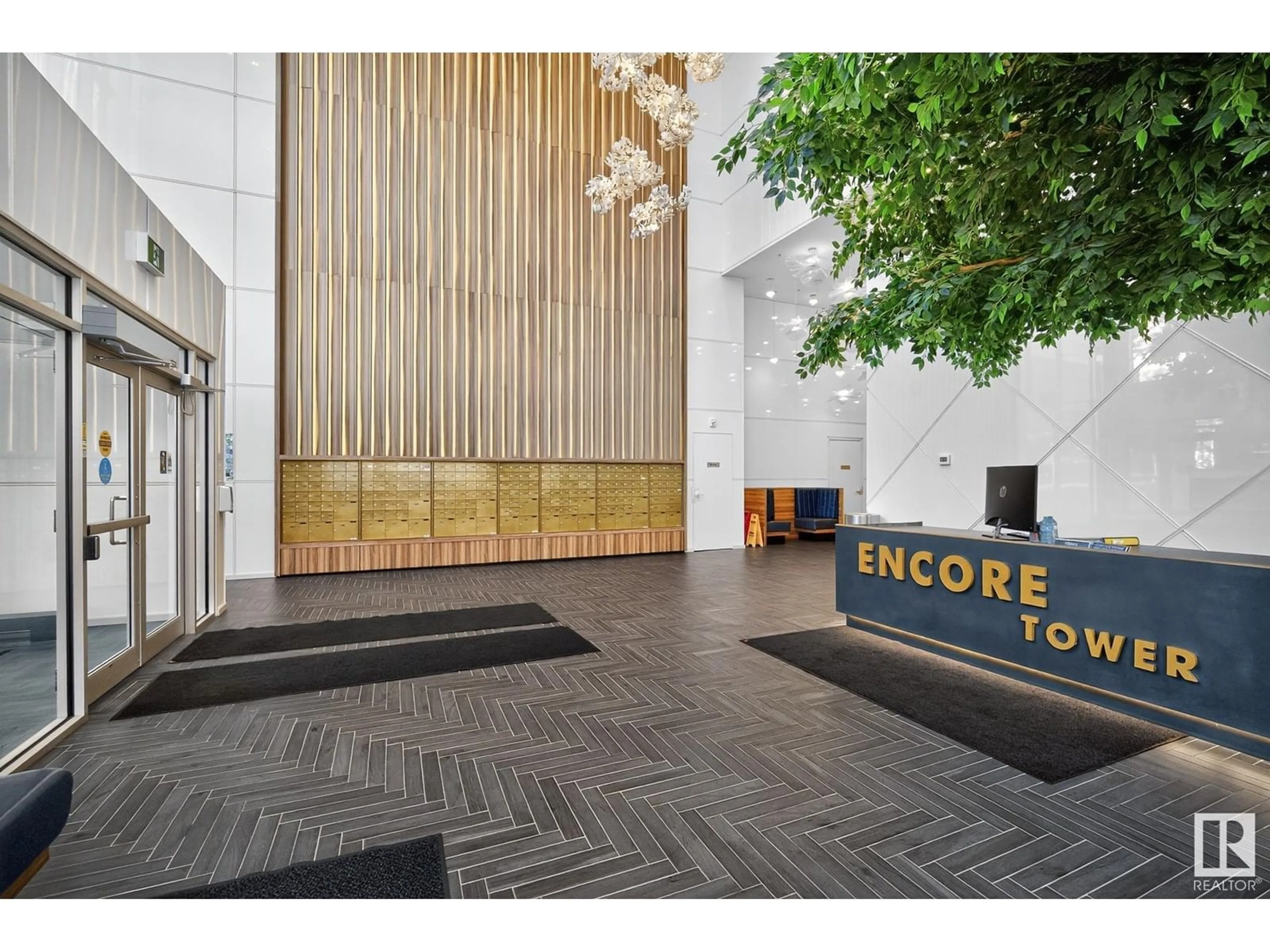Indoor foyer for 900 10180 103 ST NW, Edmonton Alberta T5J0L1
