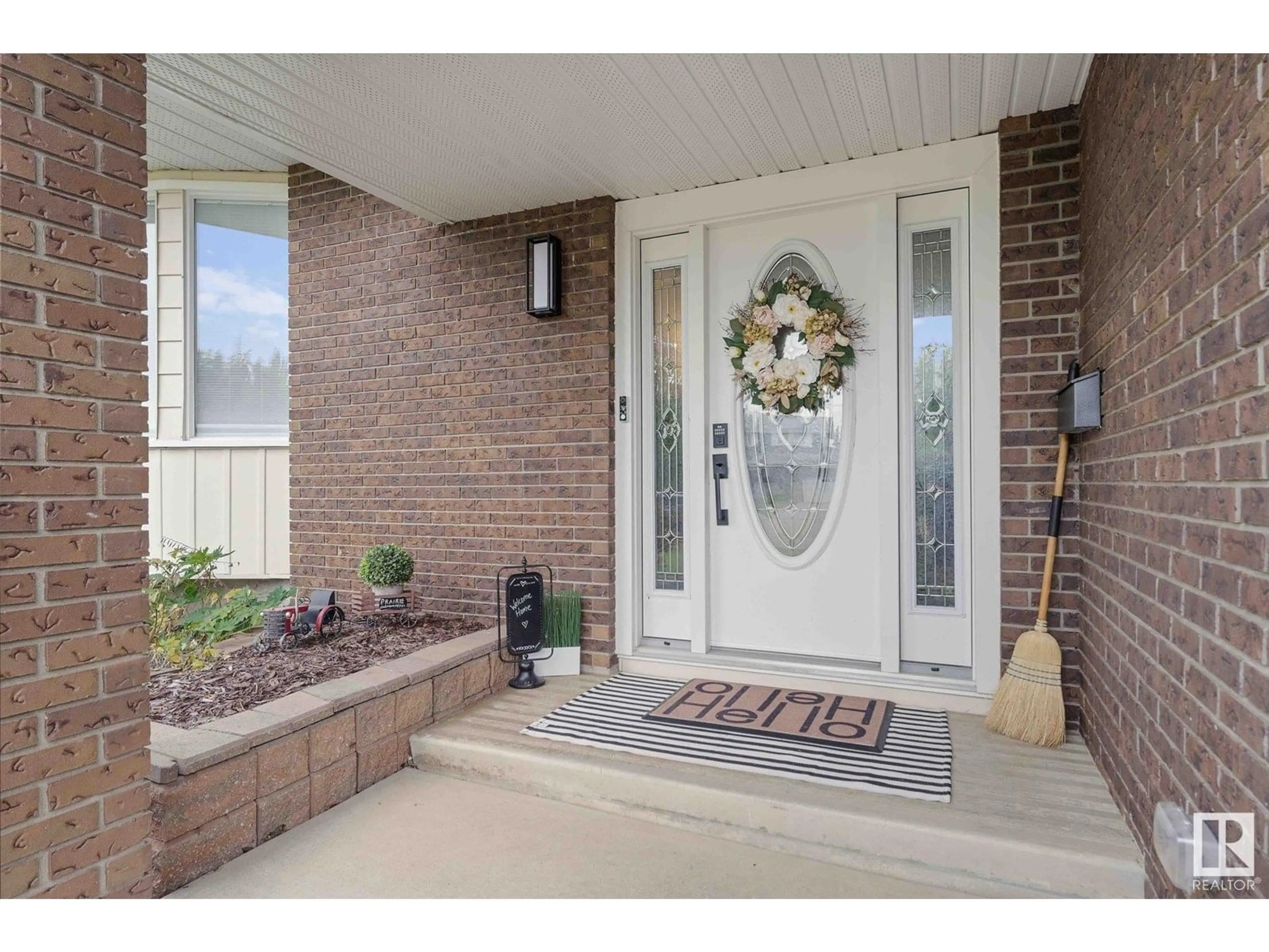 Indoor entryway for 9910 83A ST, Fort Saskatchewan Alberta T8L3C3