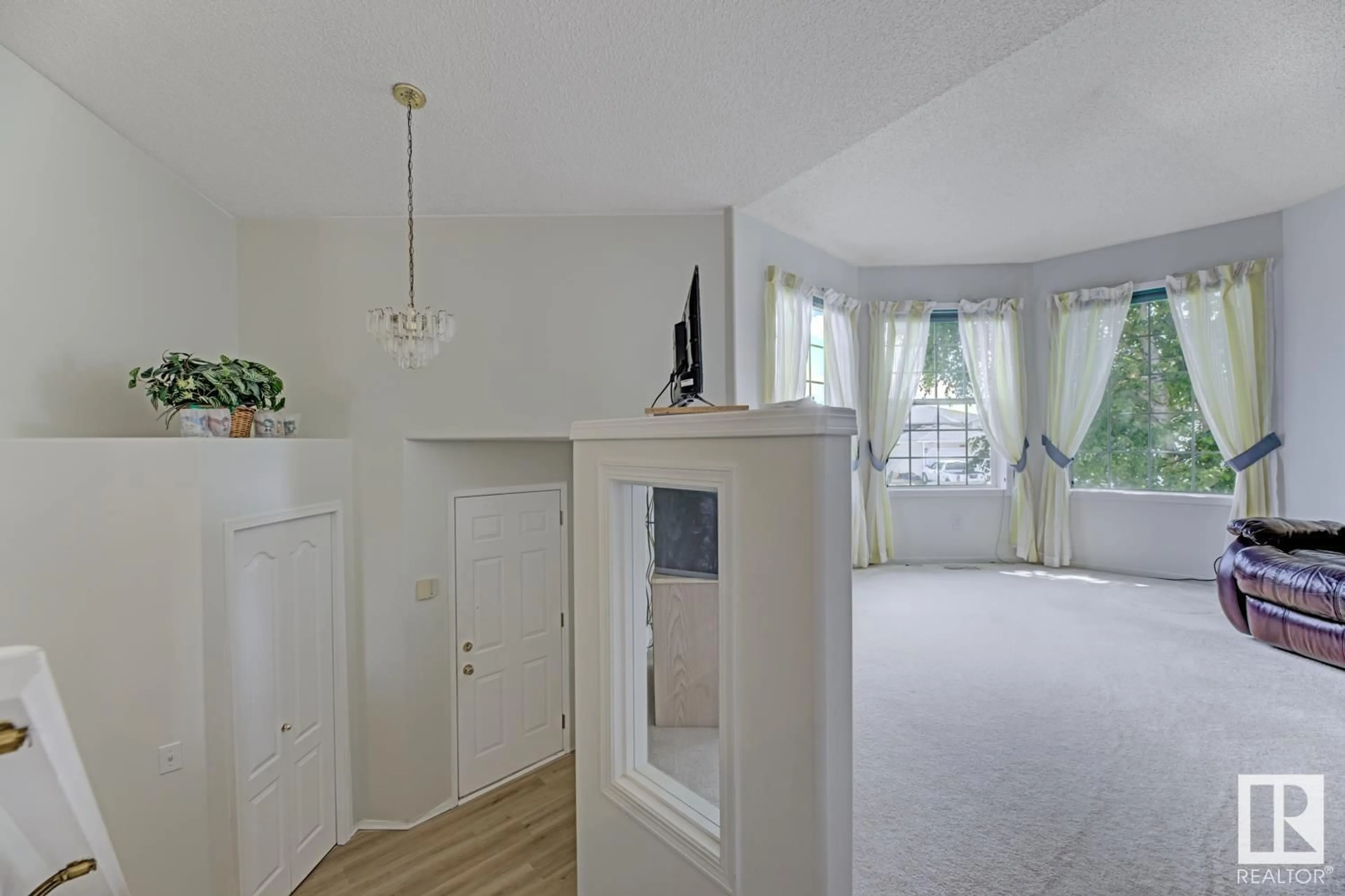 Unknown for 5212 138A AV, Edmonton Alberta T5A4Z6