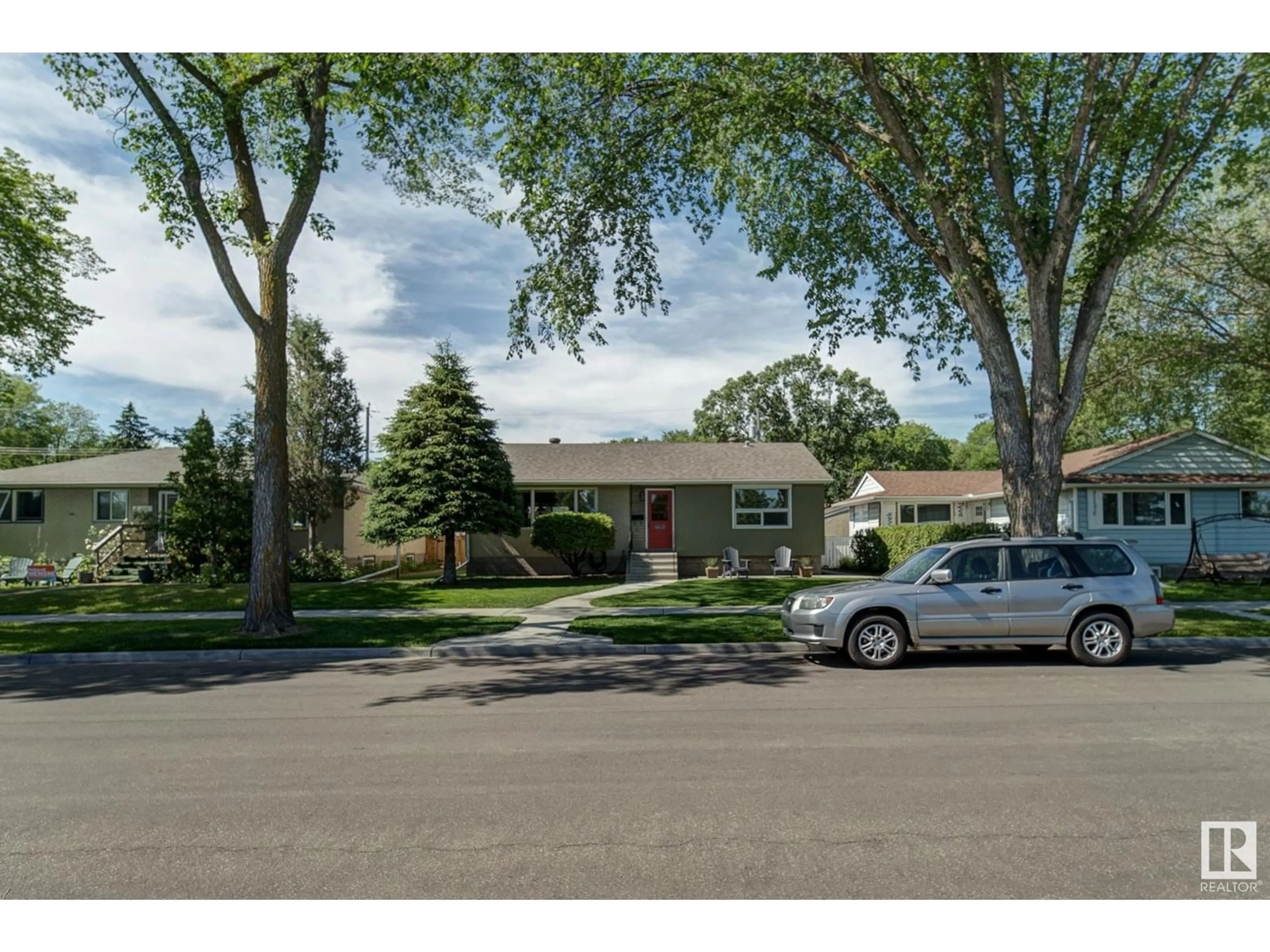 Unknown for 6416 84 ST, Edmonton Alberta T6E2W9