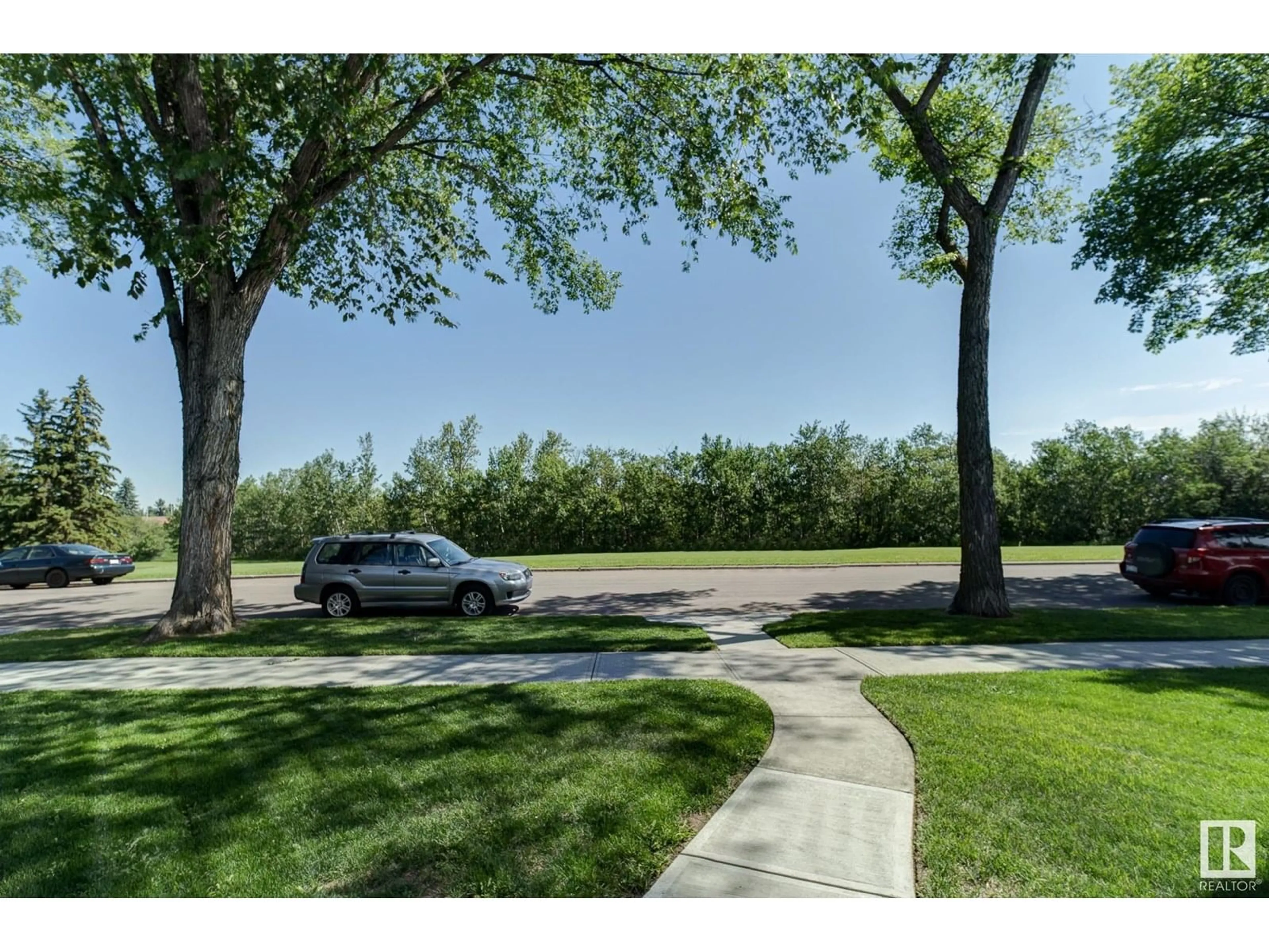 A pic from outside/outdoor area/front of a property/back of a property/a pic from drone, street for 6416 84 ST, Edmonton Alberta T6E2W9