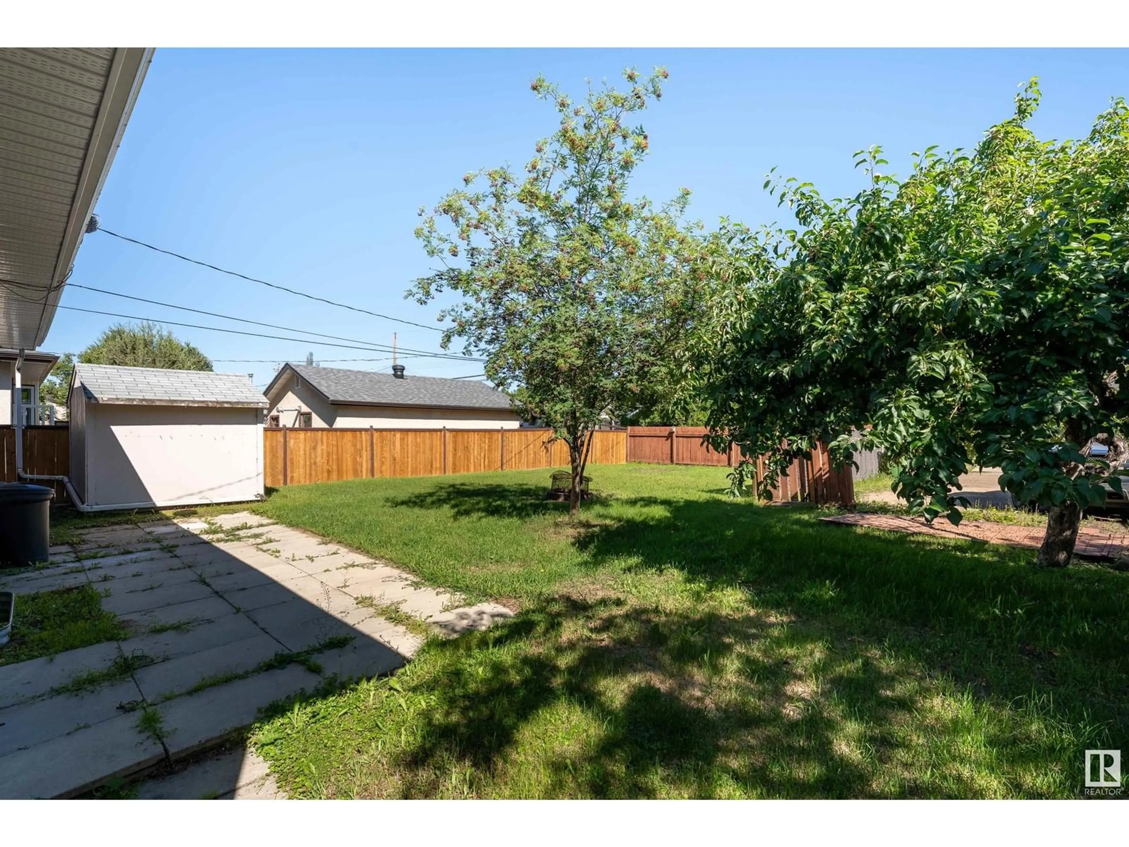 Patio, street for 9710 93 AV, Fort Saskatchewan Alberta T8L1N2
