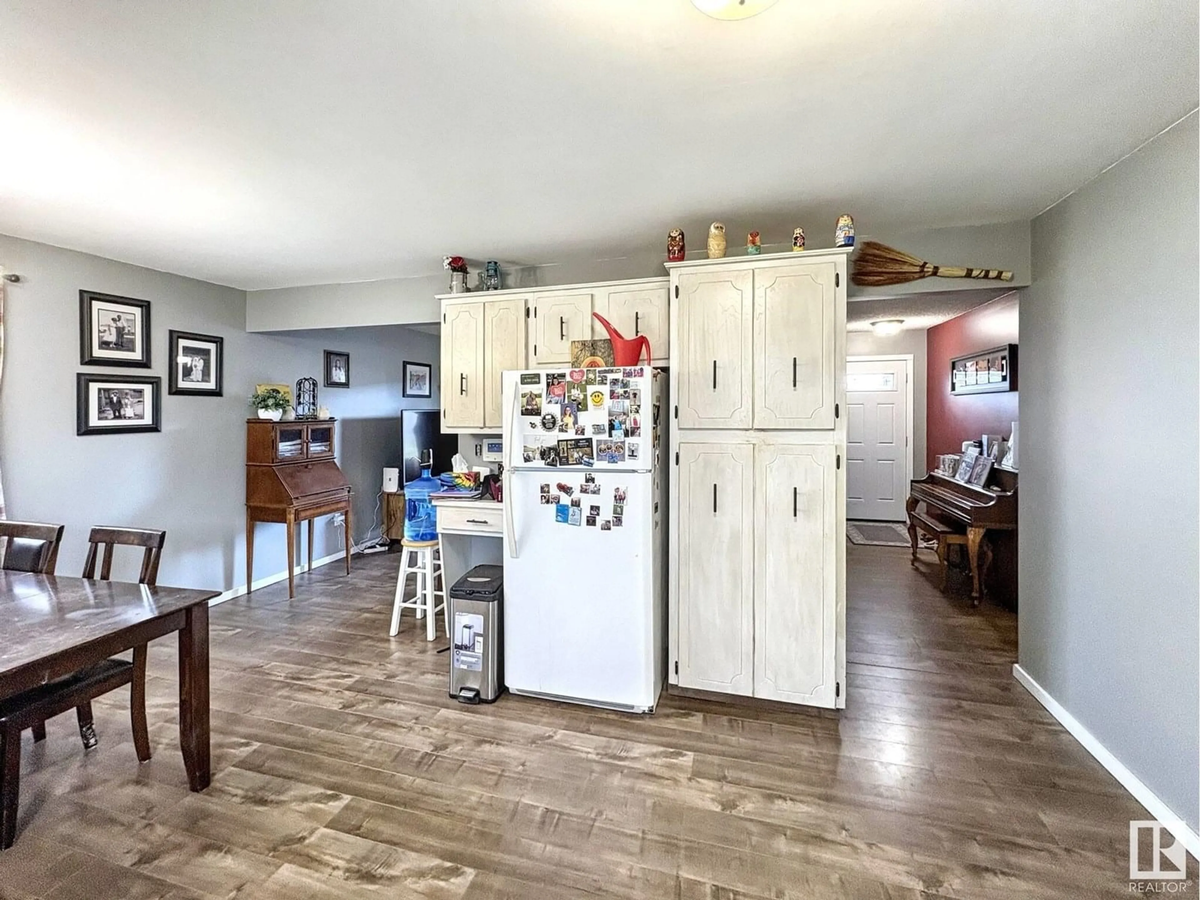 Open concept kitchen, unknown for 5025 54 ST, Glendon Alberta T0A1P0