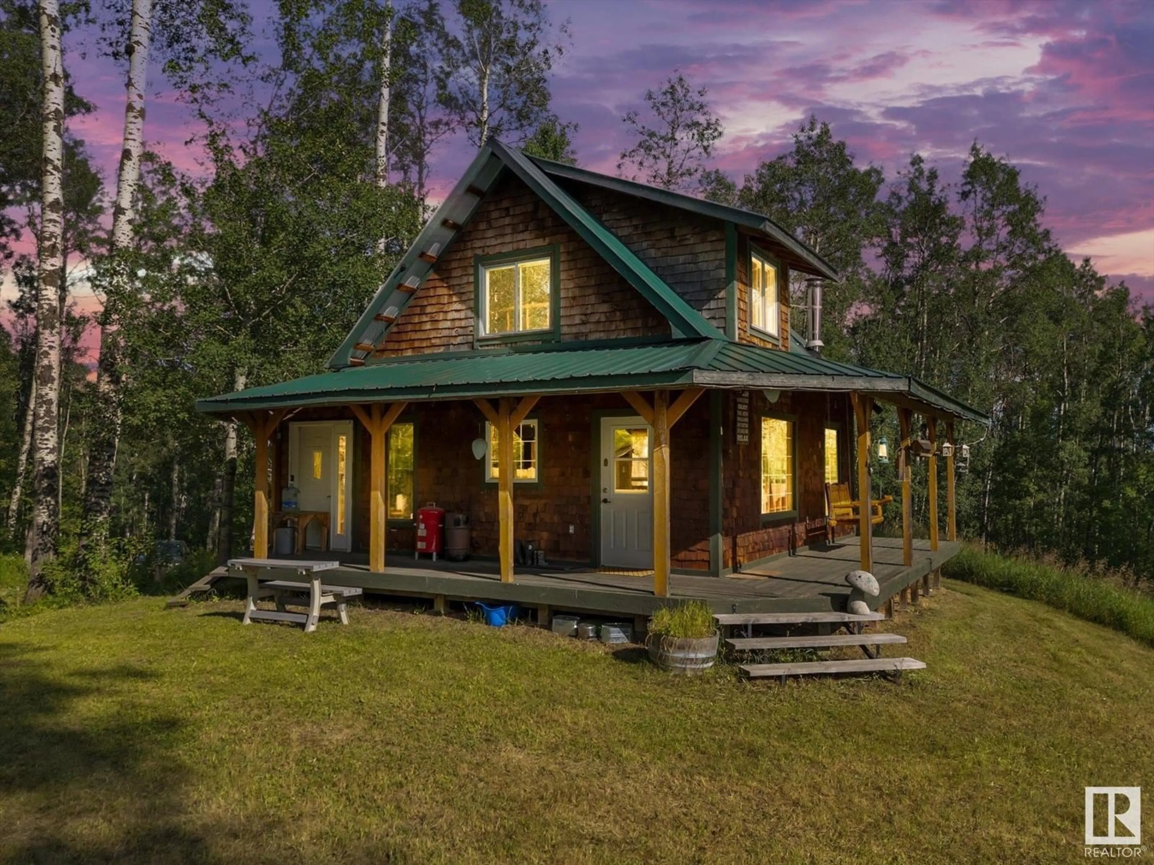 Home with vinyl exterior material, building for 48330 RGE ROAD 281, Rural Leduc County Alberta T0C2P0