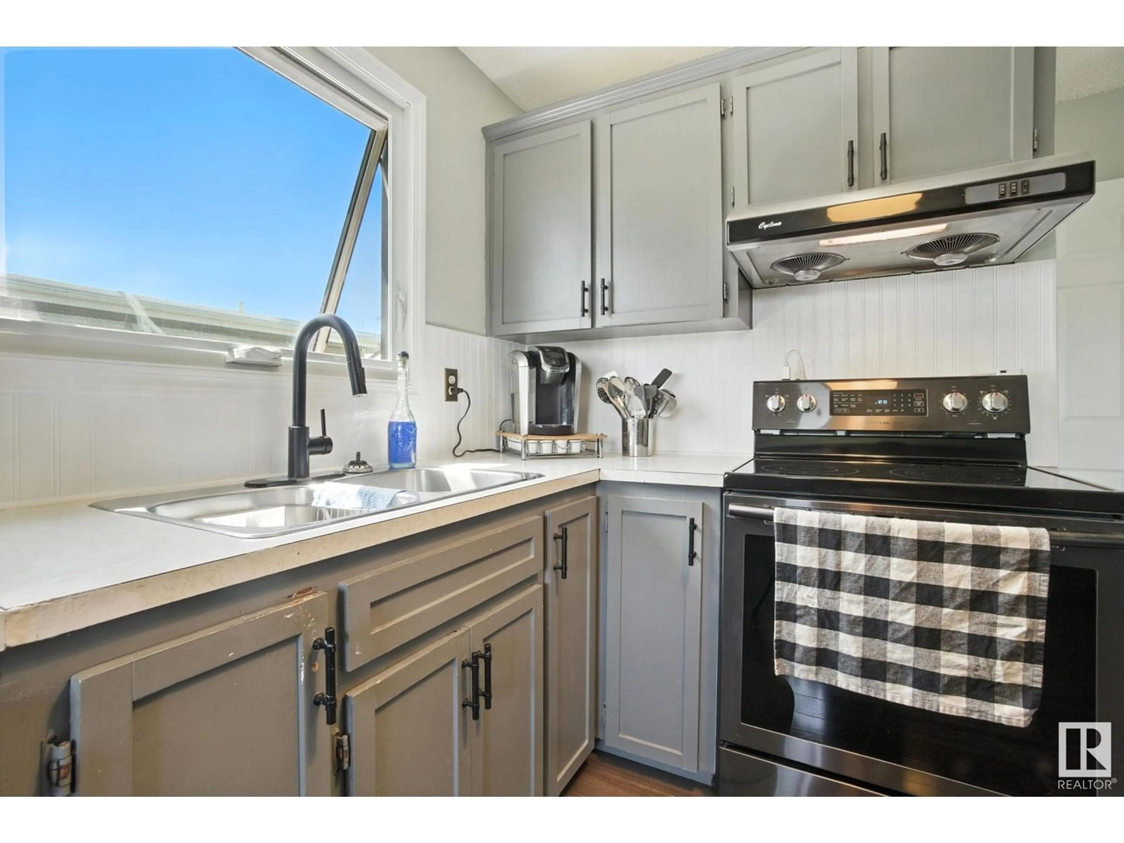 Standard kitchen, unknown for 9403 149 AV, Edmonton Alberta T5E5W4