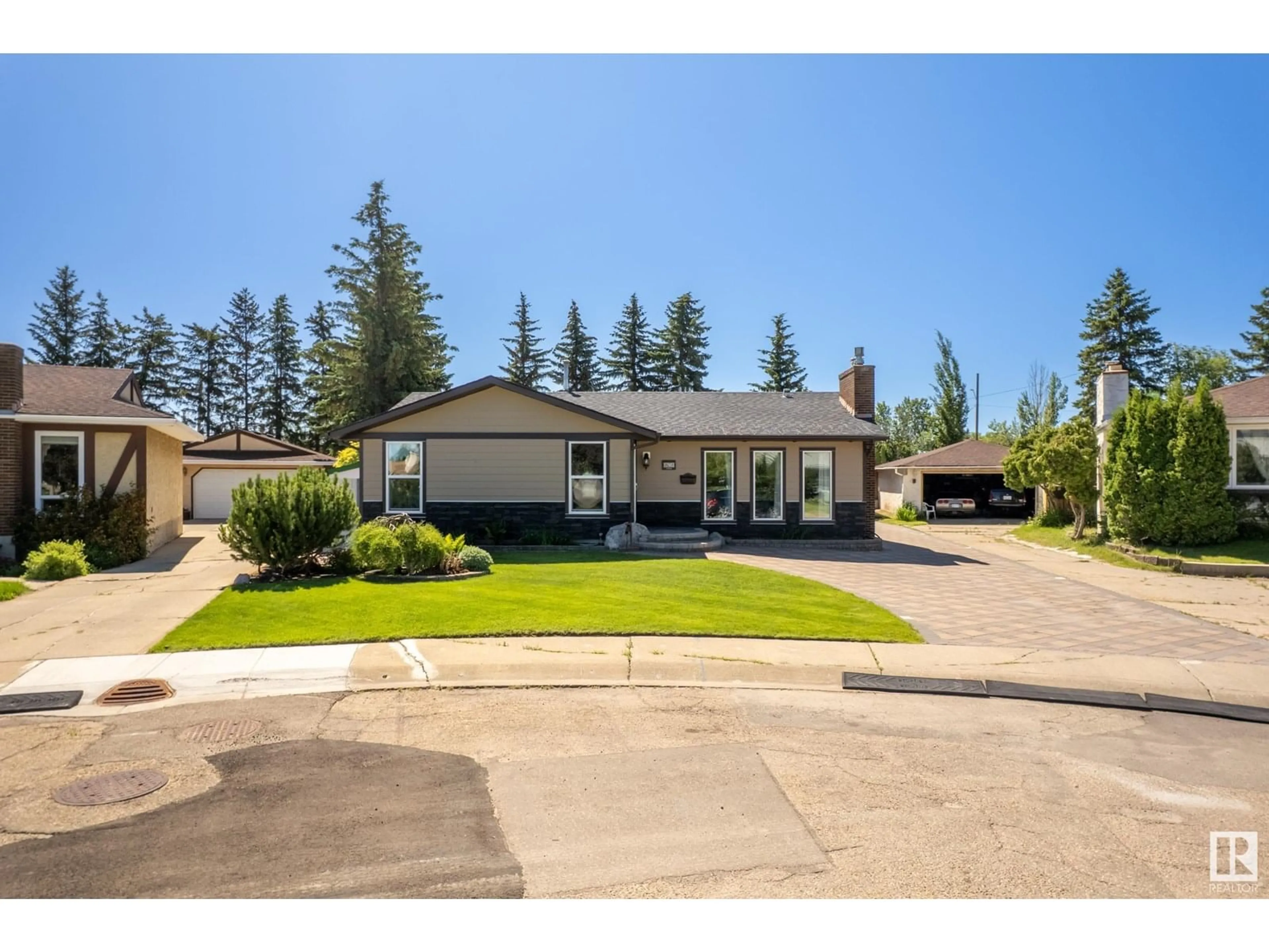 A pic from outside/outdoor area/front of a property/back of a property/a pic from drone, street for 17903 87A AV, Edmonton Alberta T5T0Z3