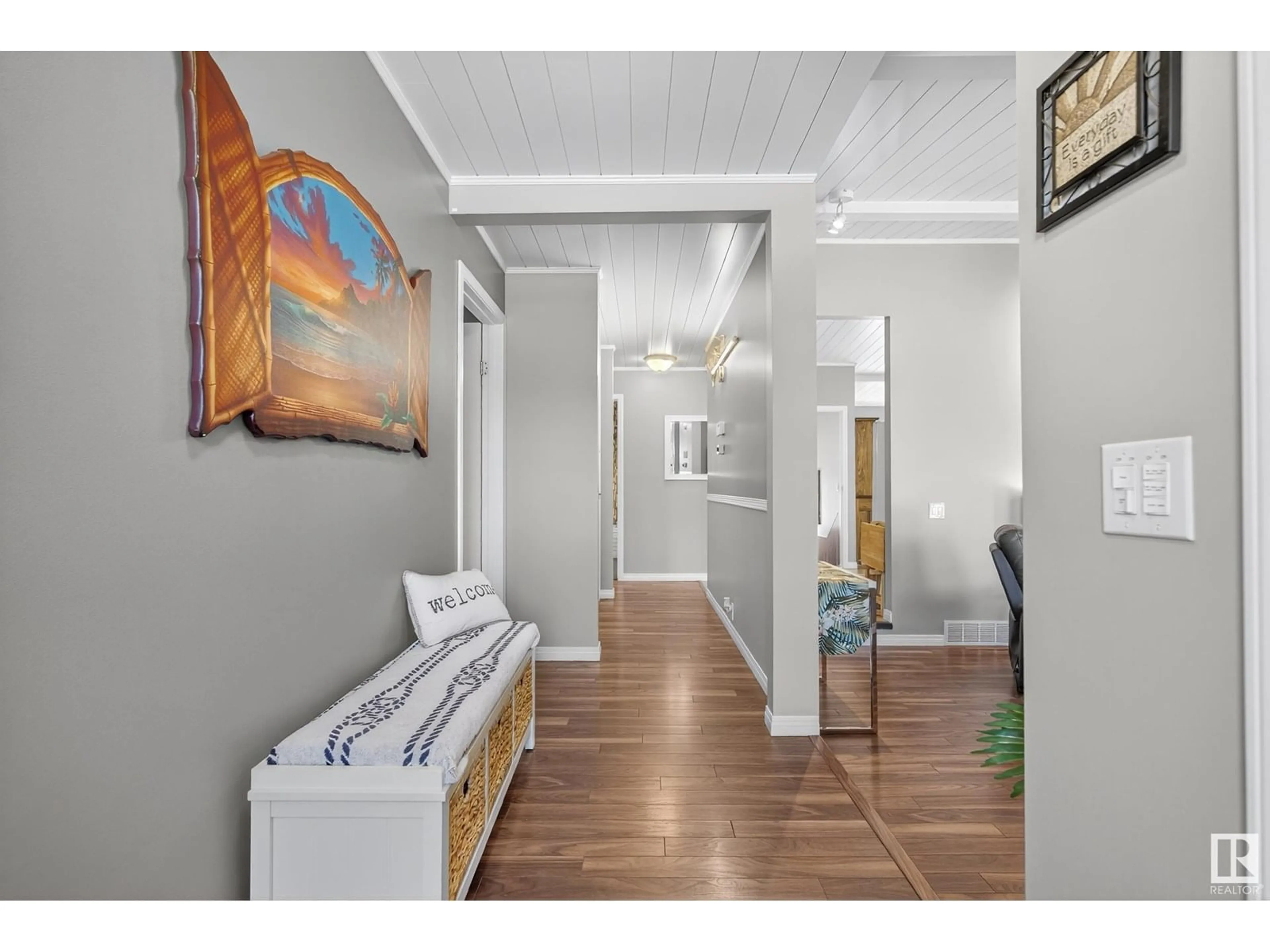 Indoor entryway for 17903 87A AV, Edmonton Alberta T5T0Z3