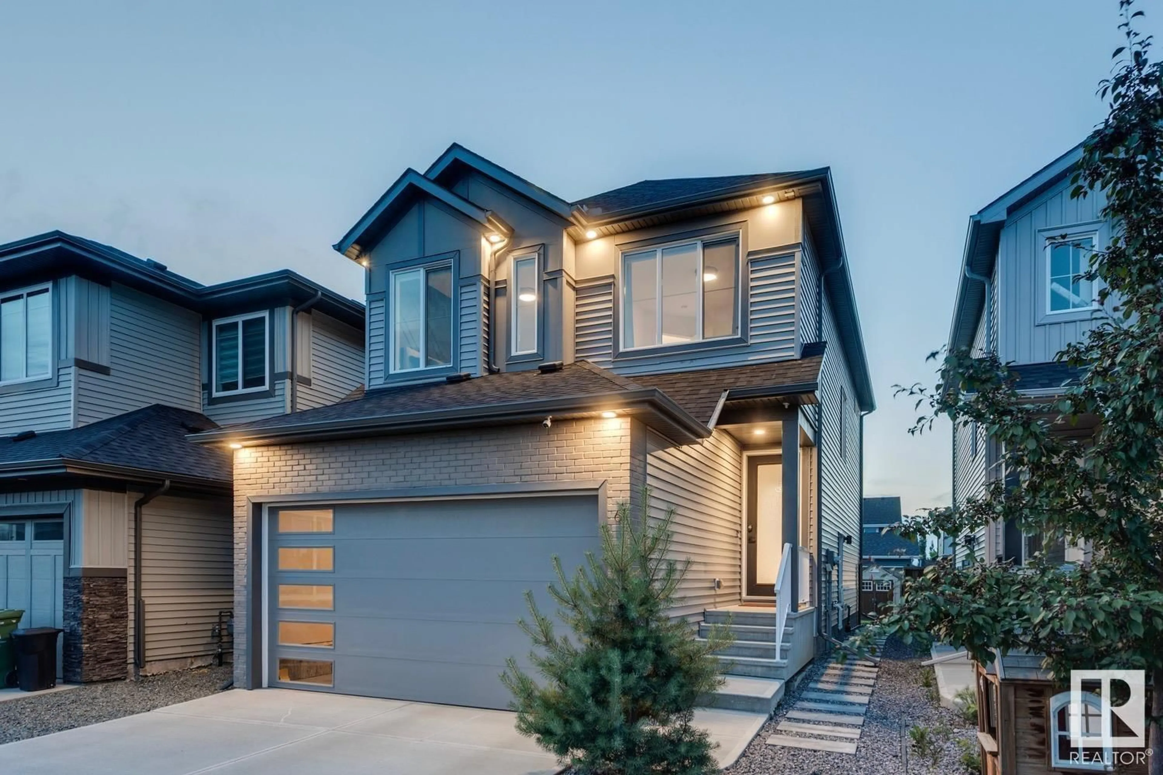 Home with vinyl exterior material, street for 6 DALY PL, Fort Saskatchewan Alberta T8L0X3