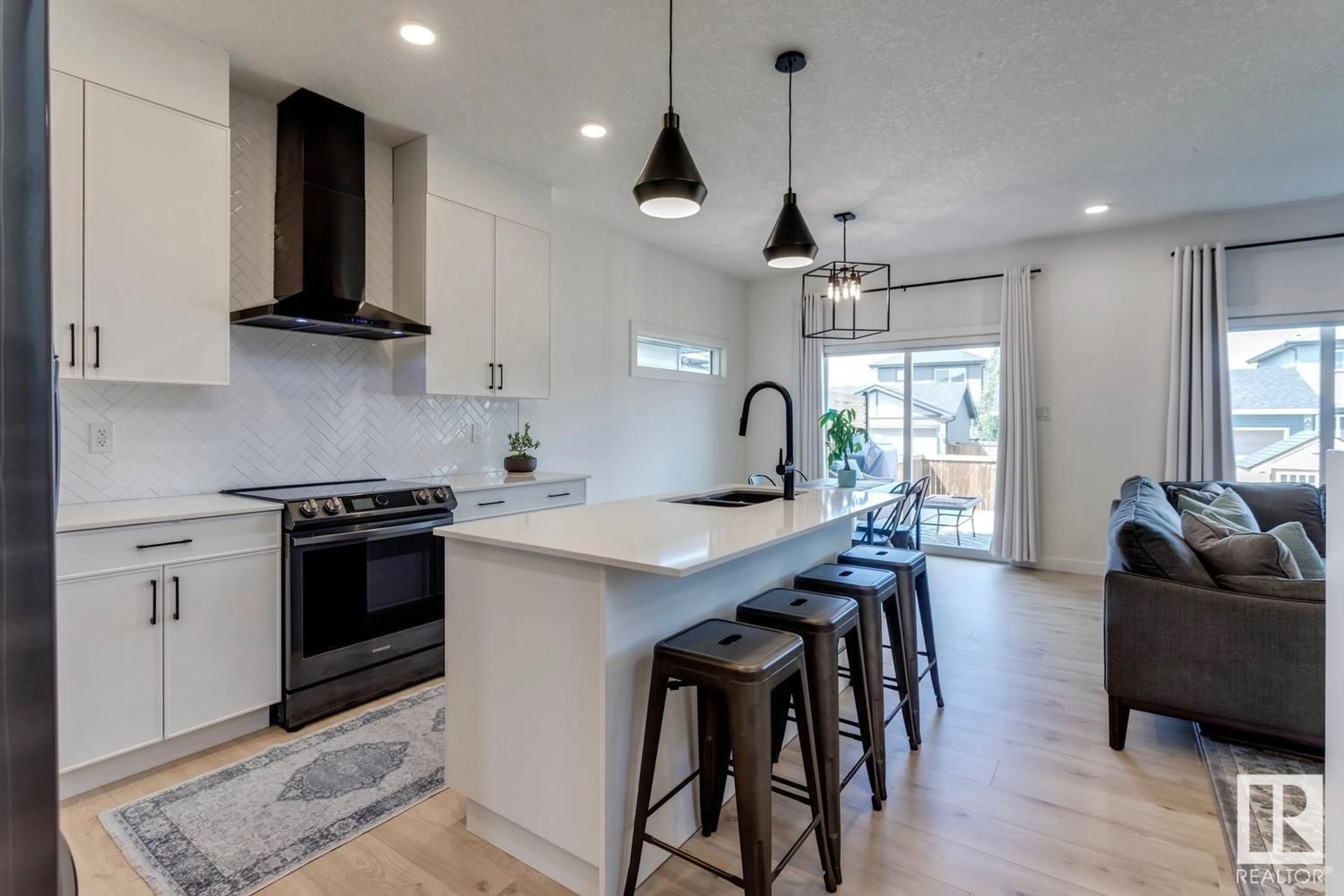 Open concept kitchen, unknown for 6 DALY PL, Fort Saskatchewan Alberta T8L0X3