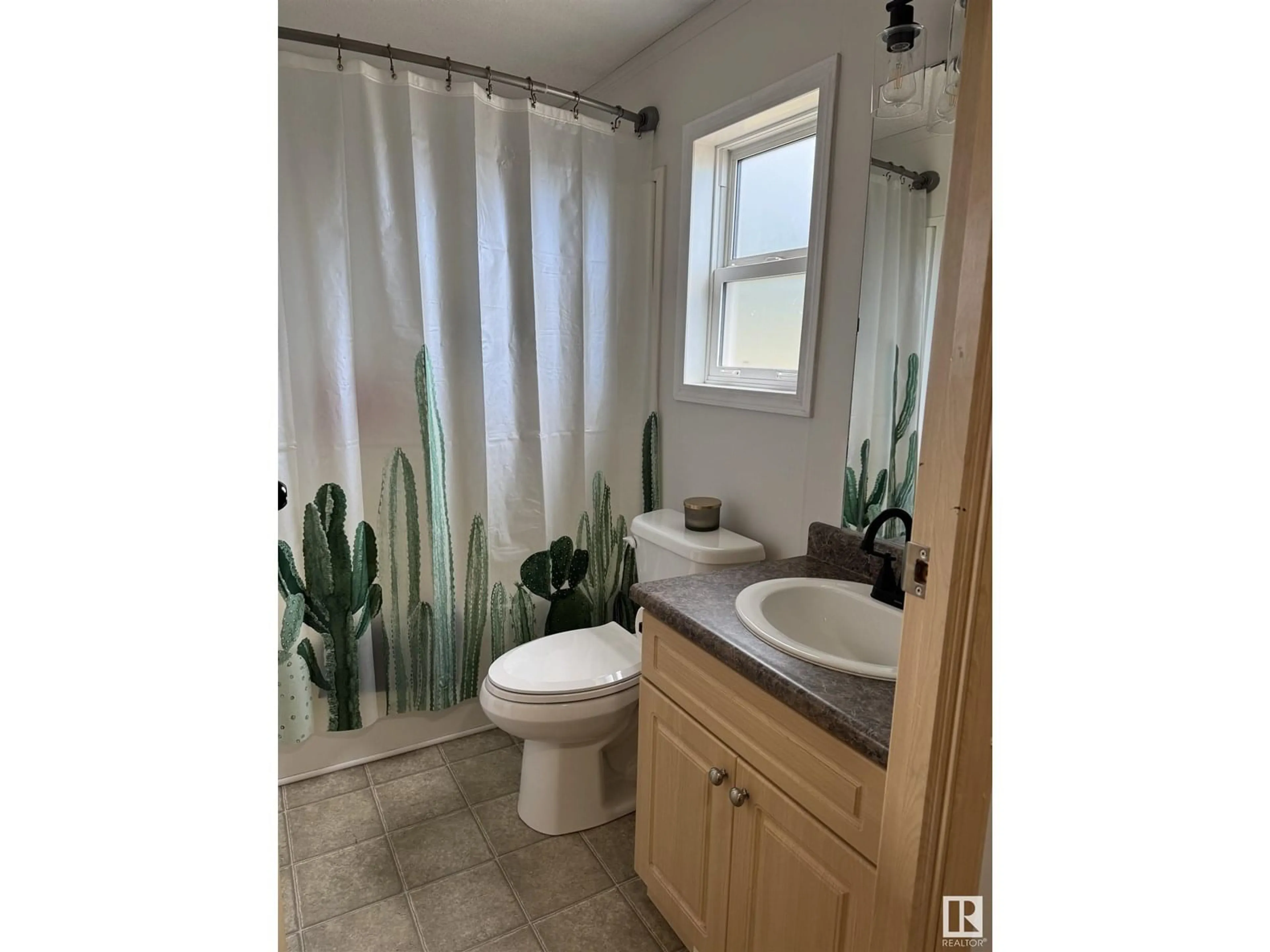 Standard bathroom, ceramic/tile floor for 4901 46 AV, Violet Grove Alberta T7A2A1