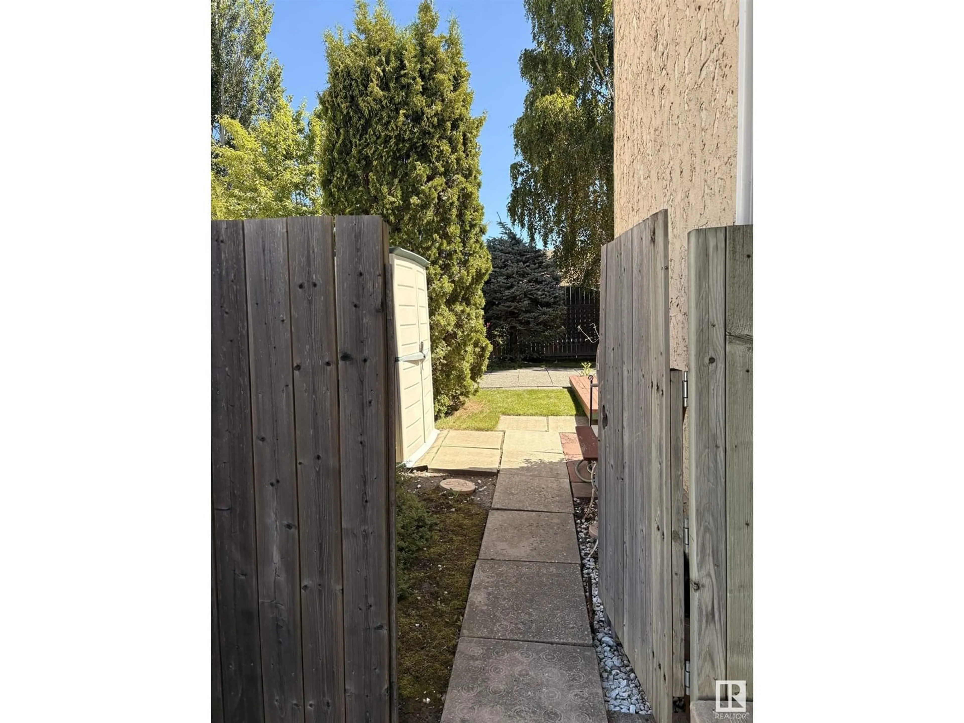 A pic from outside/outdoor area/front of a property/back of a property/a pic from drone, street for NW - 6017 173 ST, Edmonton Alberta T6M1E5