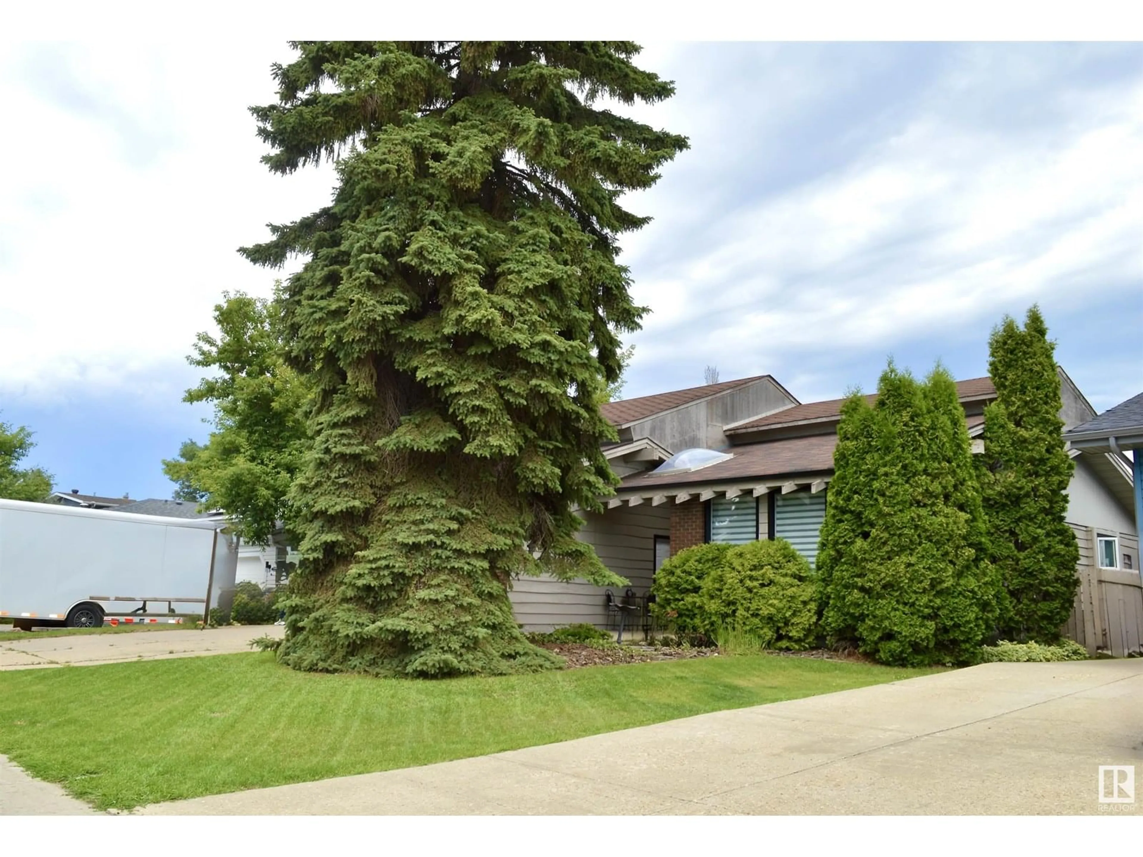 Unknown for 1136 PARKER DR, Sherwood Park Alberta T8A3Y8