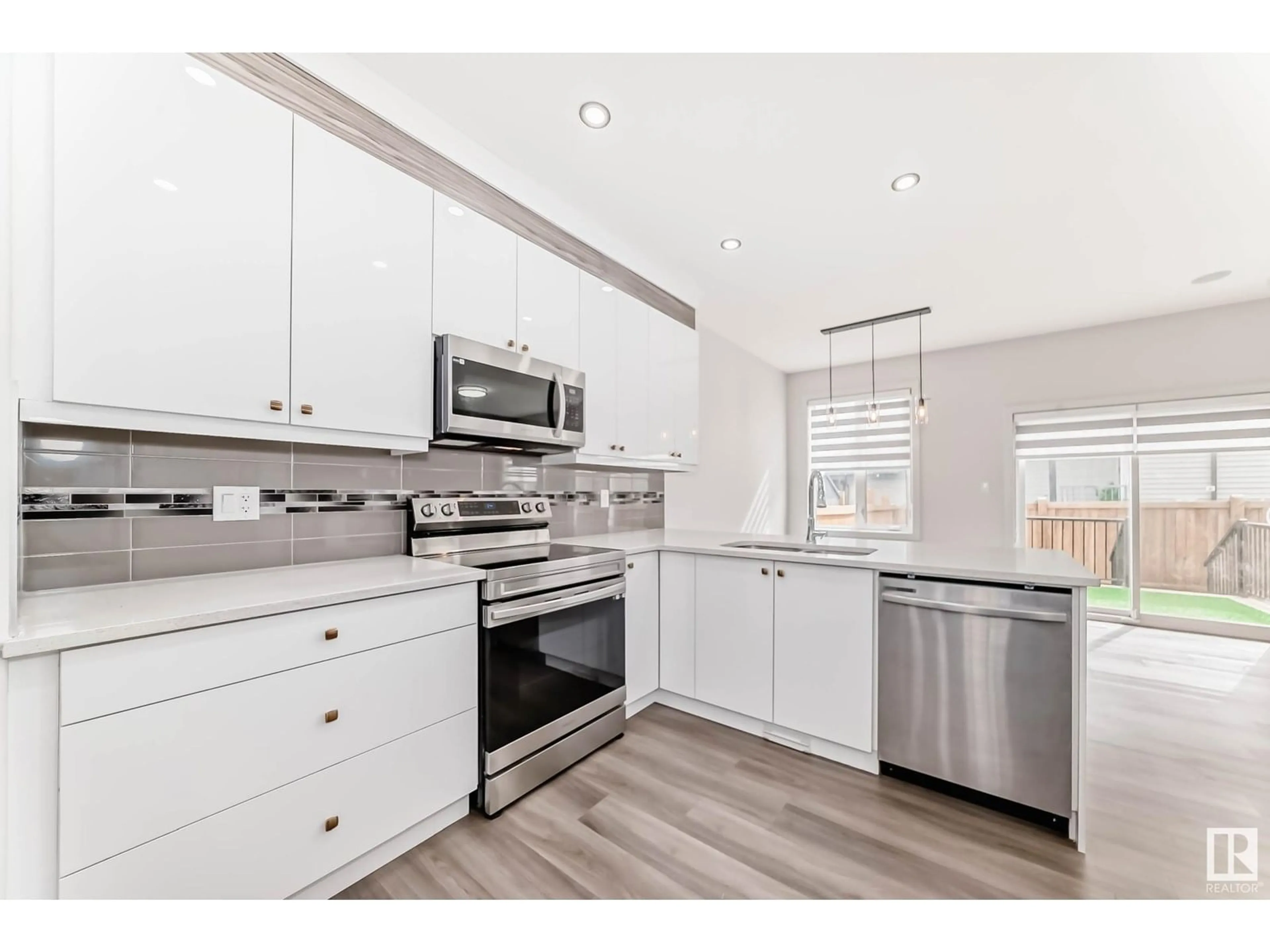 Open concept kitchen, unknown for 6603 37 AV, Beaumont Alberta T4X2Z5