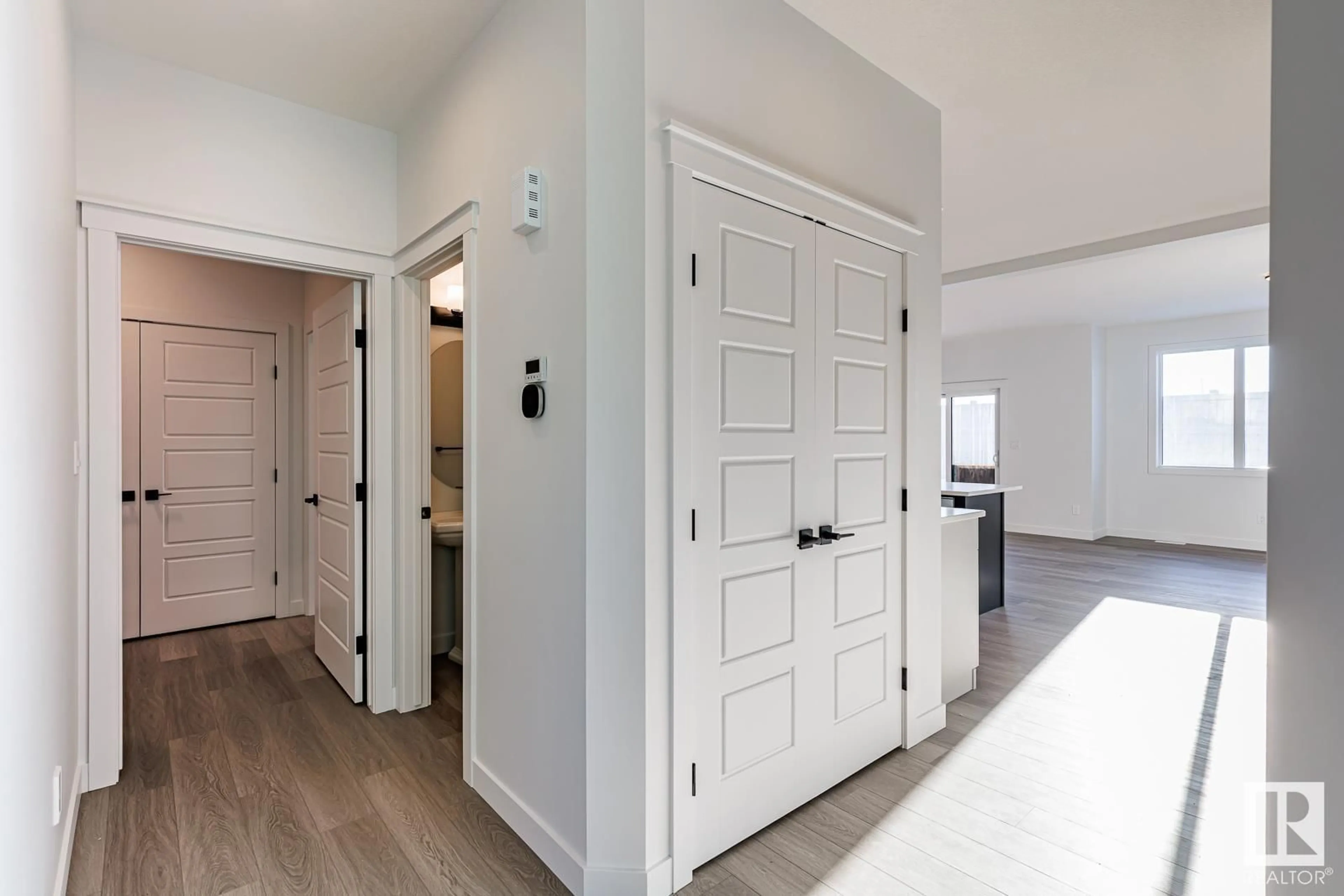Indoor entryway for SW - 15679 18 AV, Edmonton Alberta T6W5E1