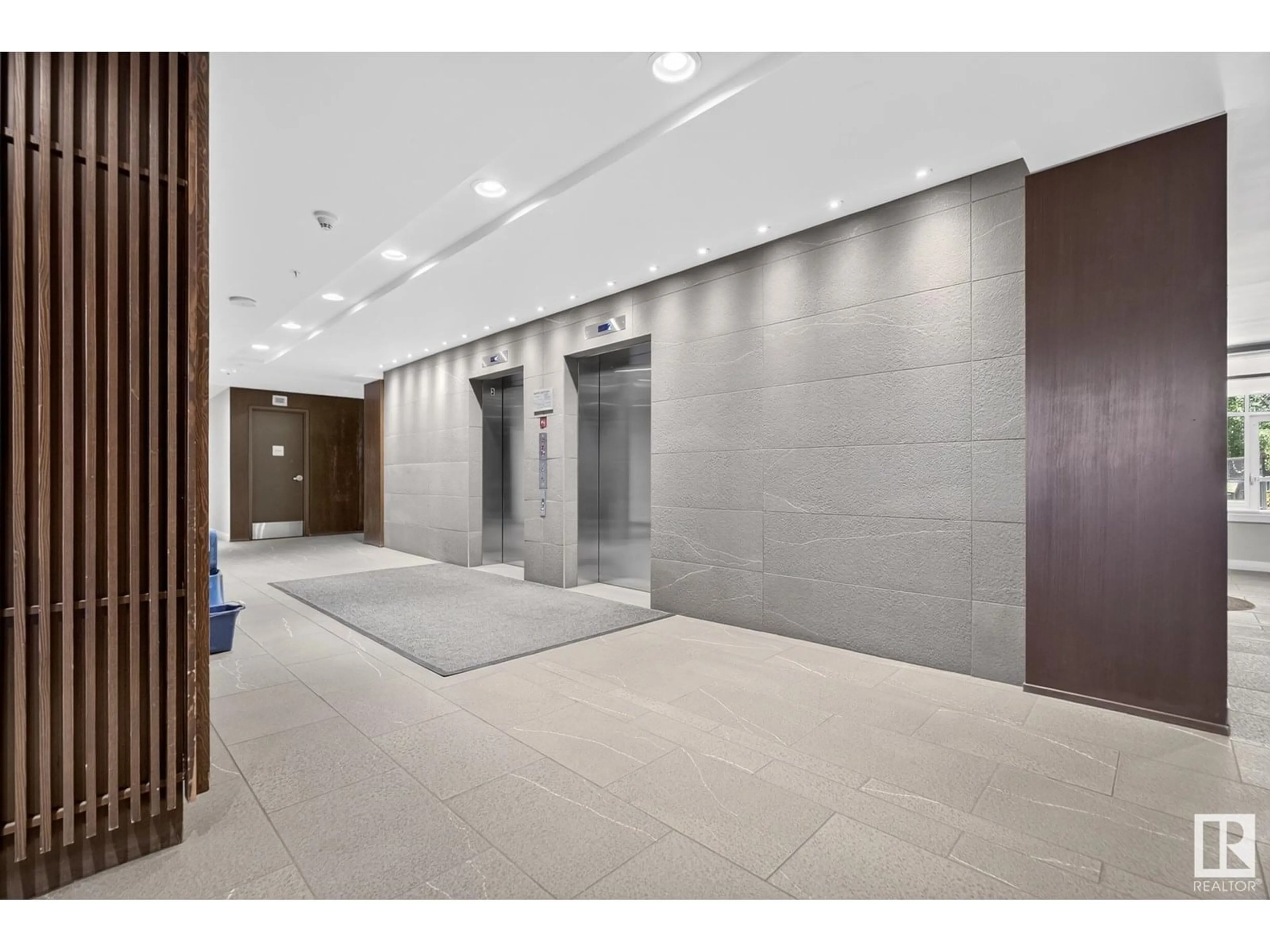 Indoor foyer for #108 - 2612 109 ST, Edmonton Alberta T6J3T1