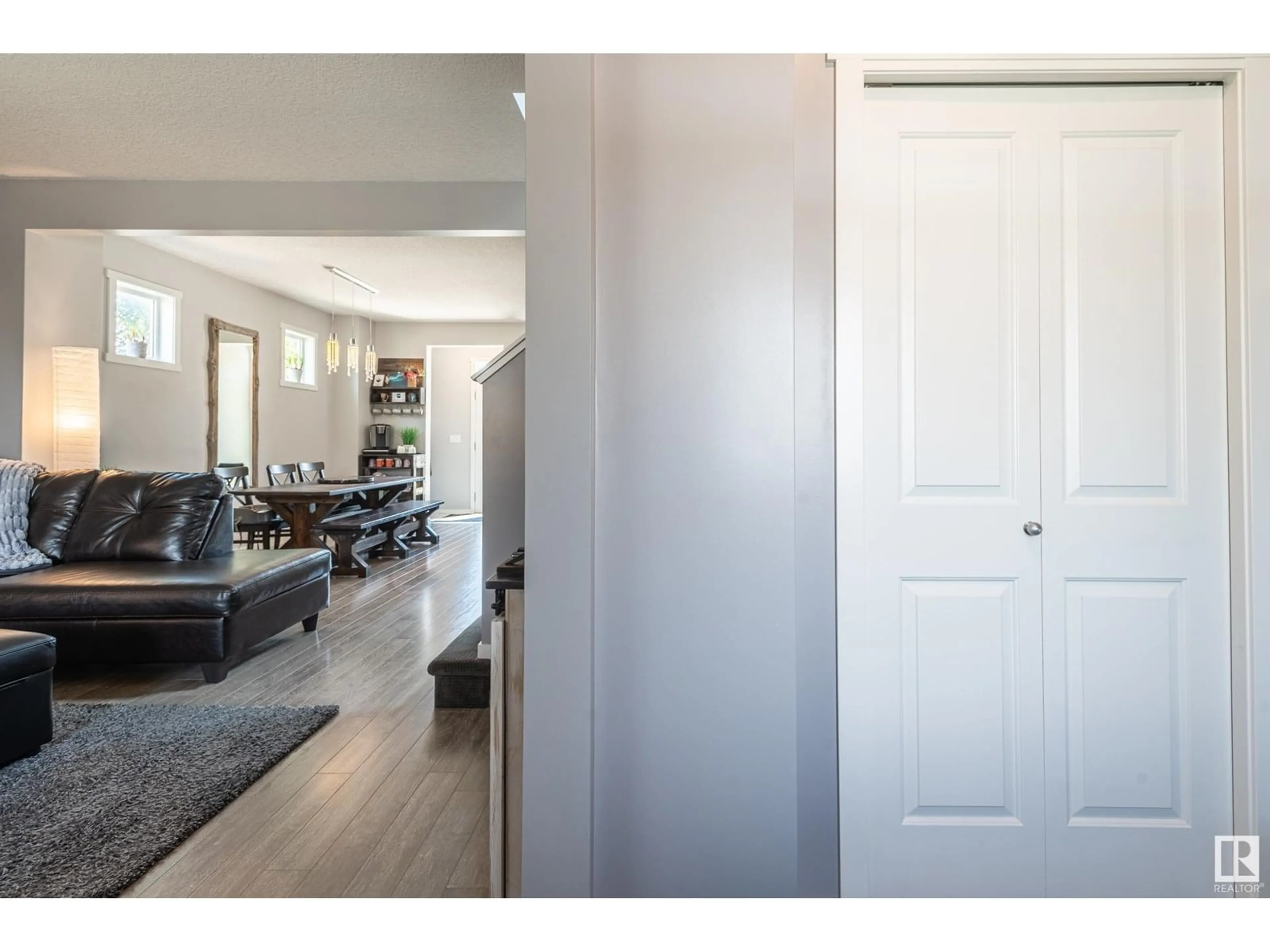 Indoor entryway for 3442 CUTLER CR, Edmonton Alberta T6W2B3