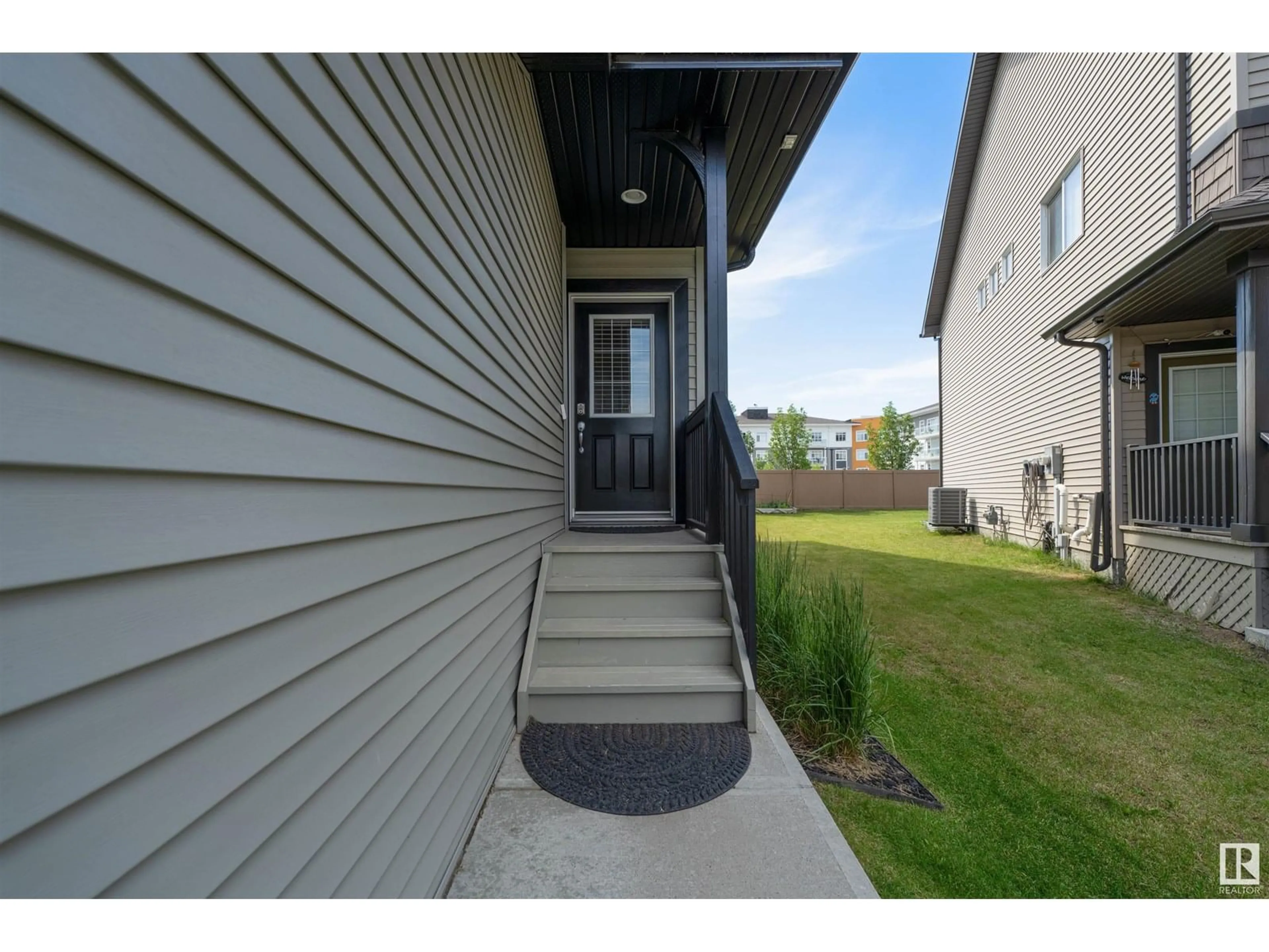 Unknown for 16824 65 ST, Edmonton Alberta T5Y3W6