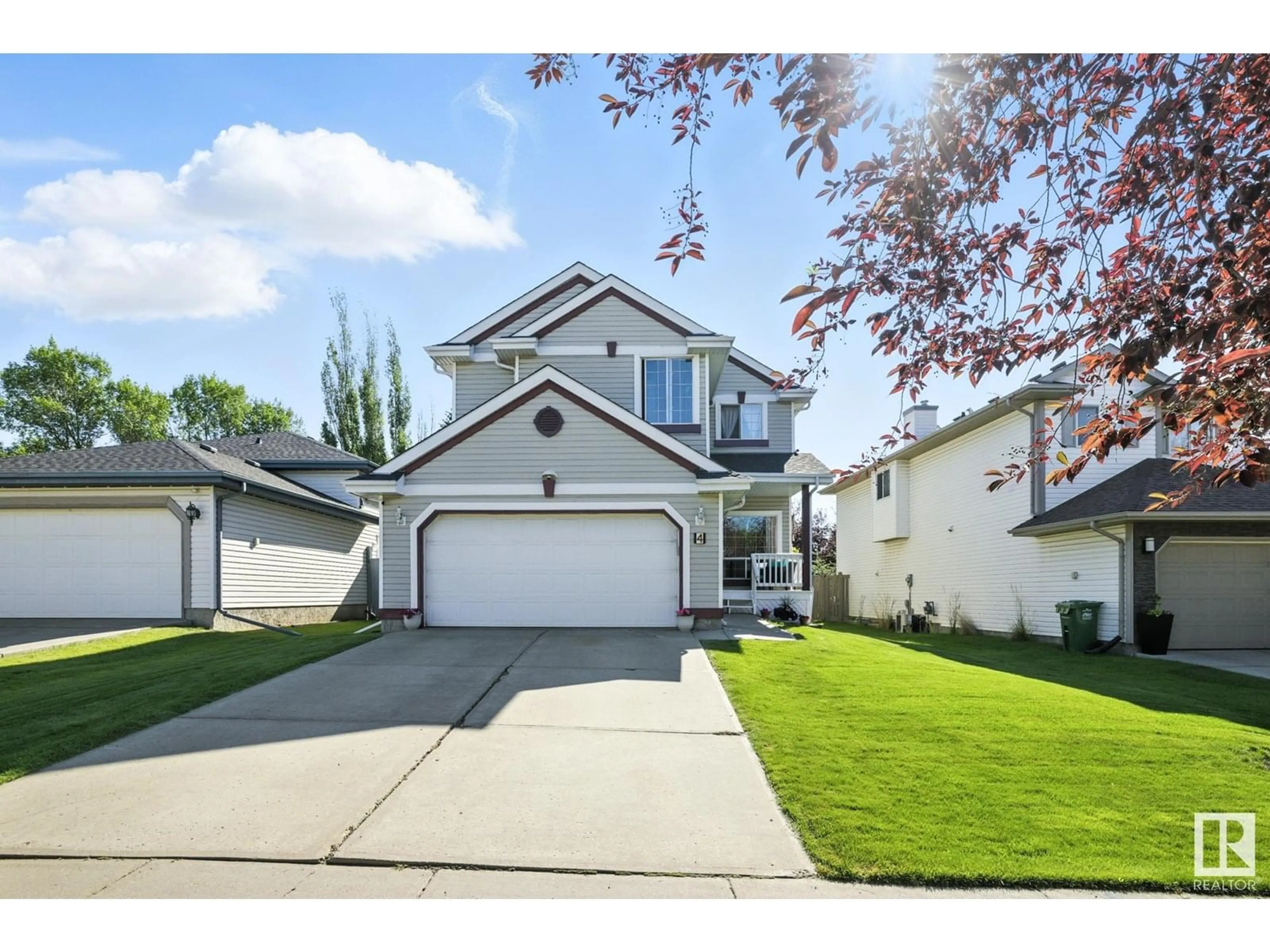 Home with vinyl exterior material, street for 4 HARDCASTLE PL, St. Albert Alberta T8N6R4