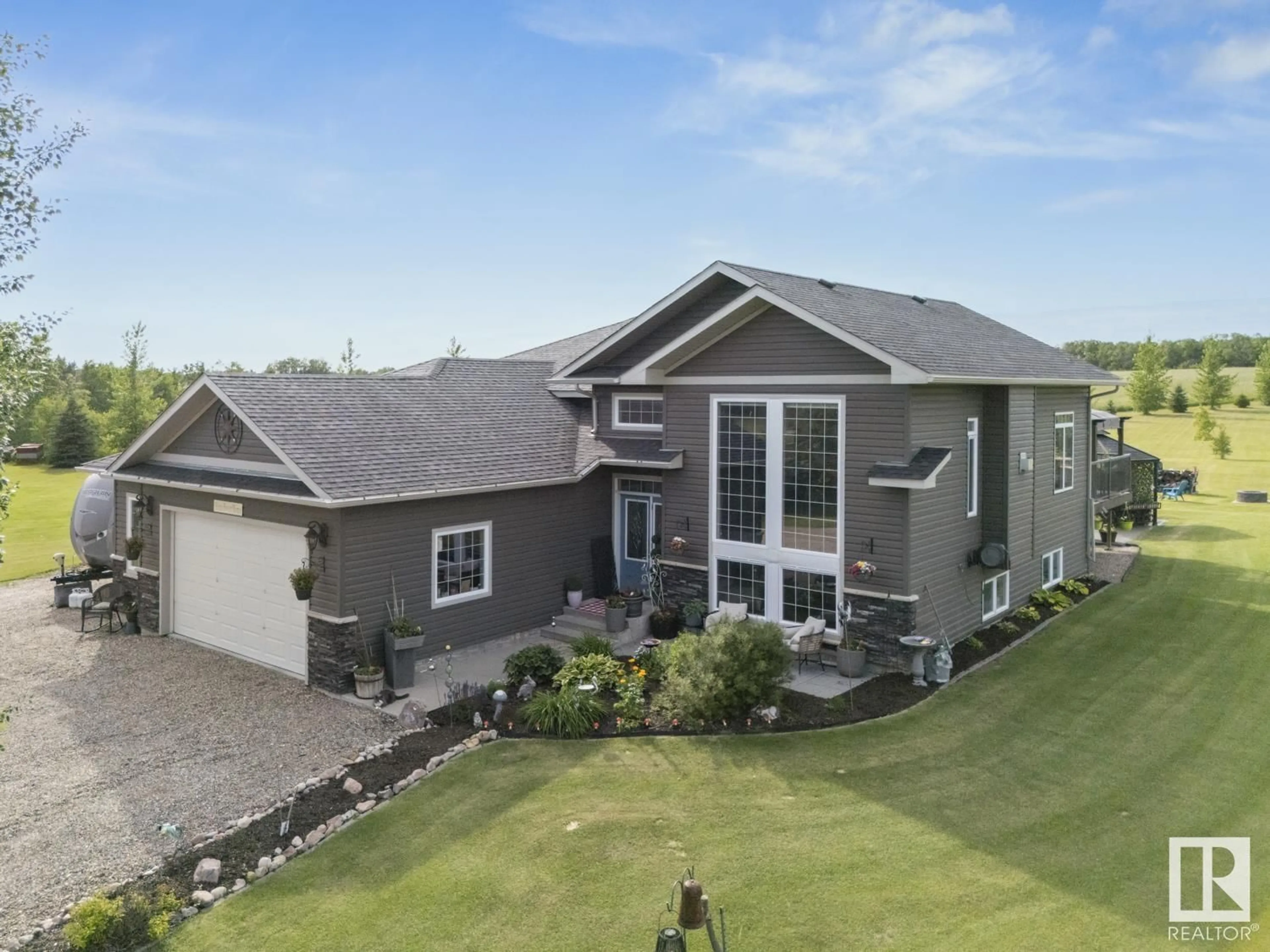 Home with vinyl exterior material, unknown for 4 TWP RD 624, Rural Bonnyville M.D. Alberta T9M1P3