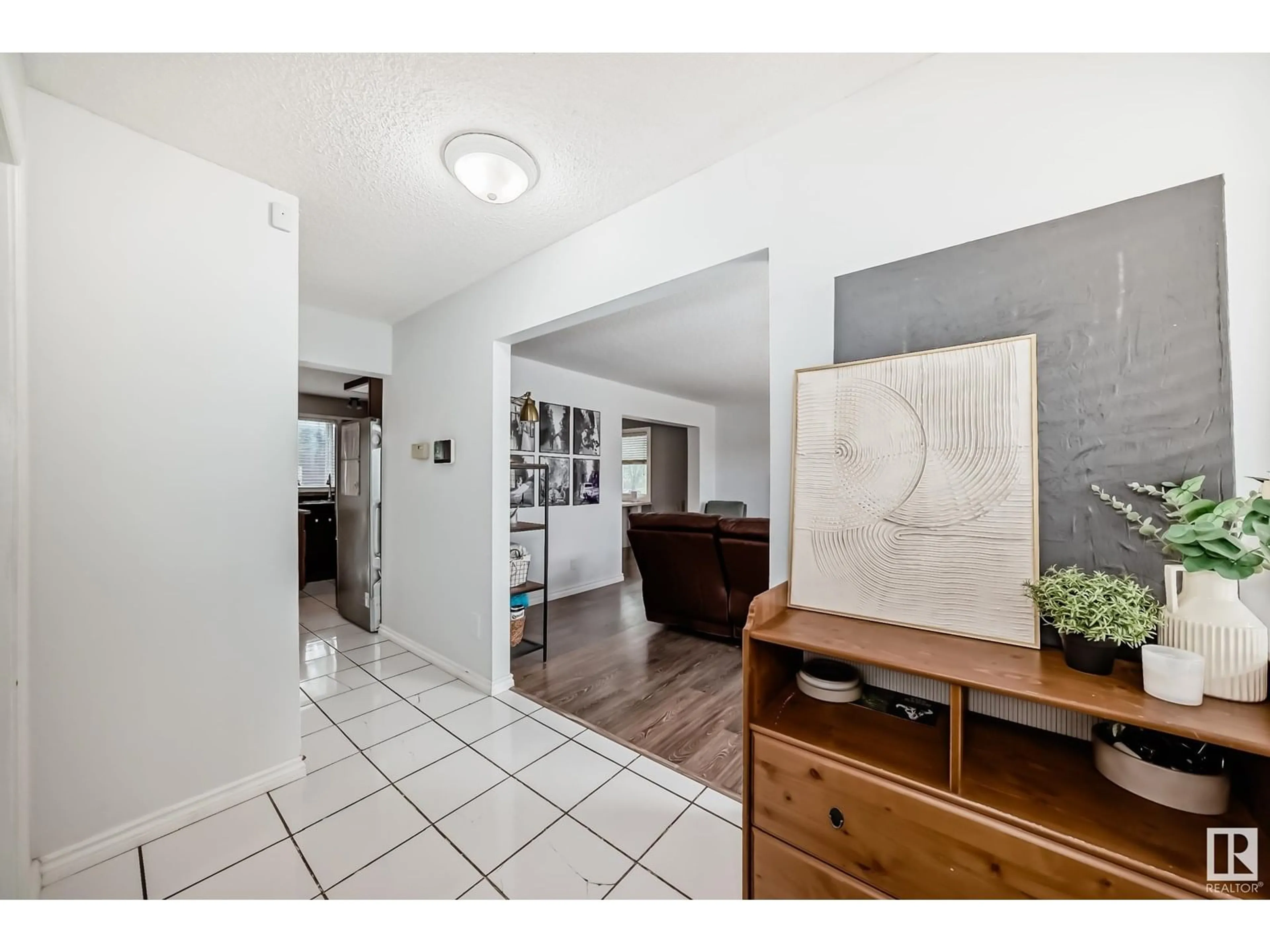 Indoor entryway for NW - 18425 62B AV, Edmonton Alberta T5T2S9