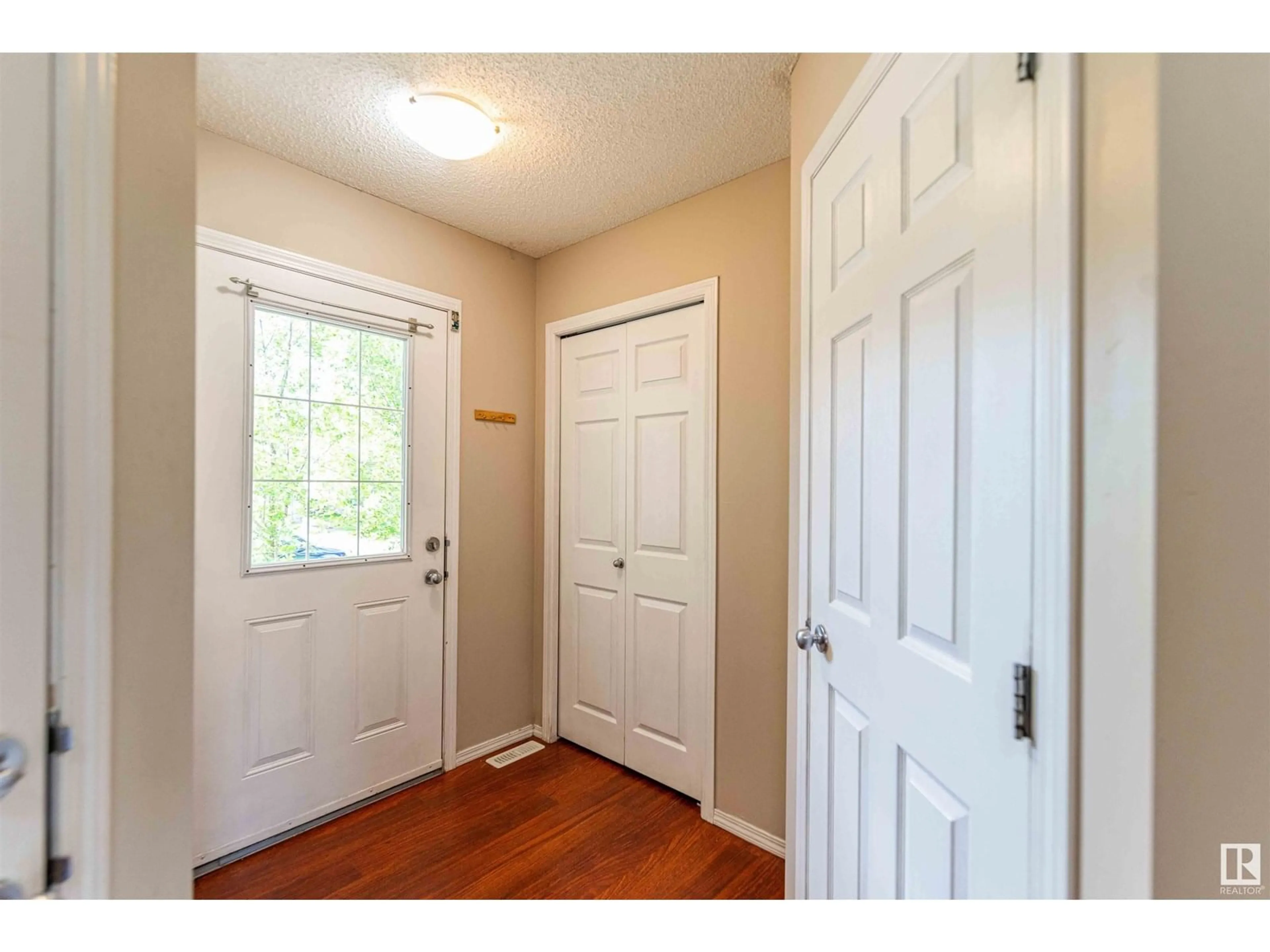 Indoor entryway for SW - 1651 MELROSE PL, Edmonton Alberta T6W1X5