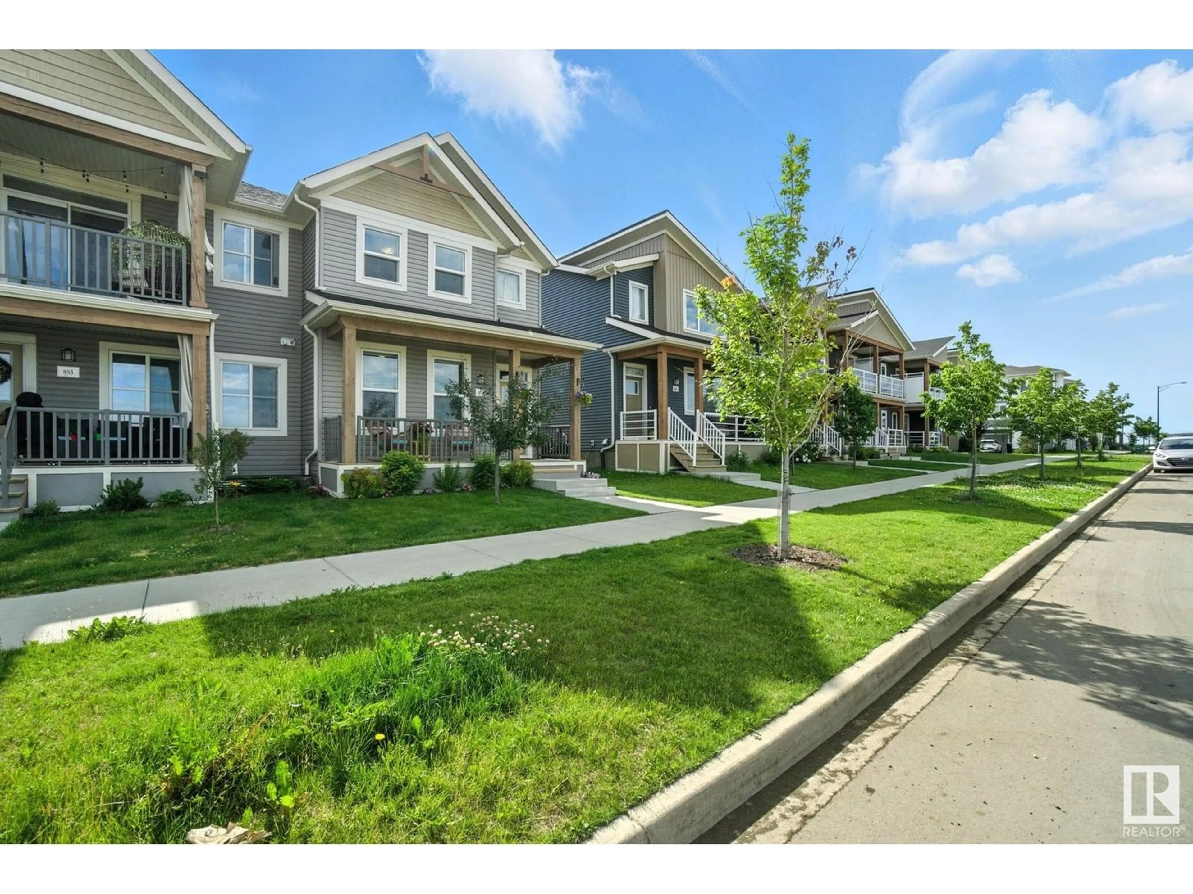 A pic from outside/outdoor area/front of a property/back of a property/a pic from drone, street for 853 STILLWATER BV, Edmonton Alberta T6M1K7