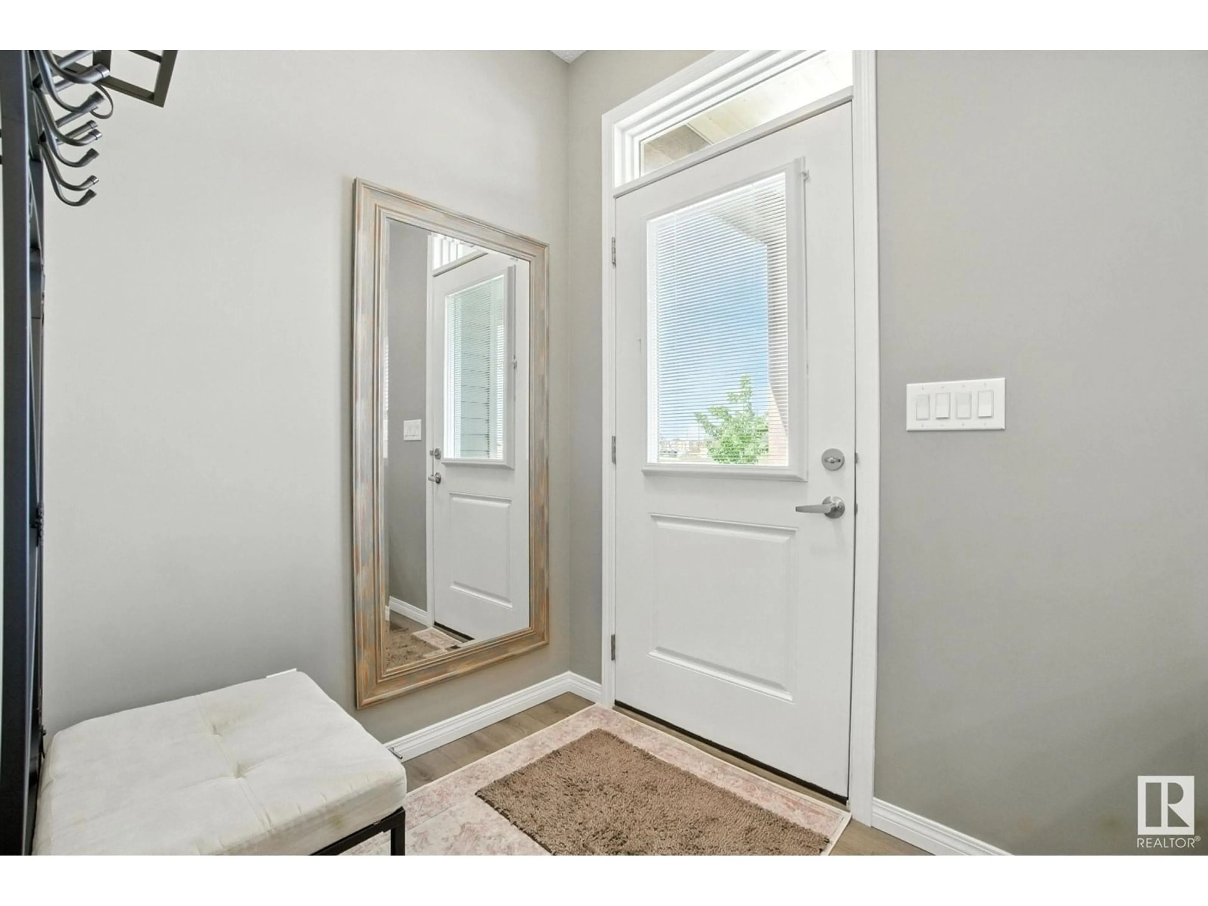 Indoor entryway for 853 STILLWATER BV, Edmonton Alberta T6M1K7