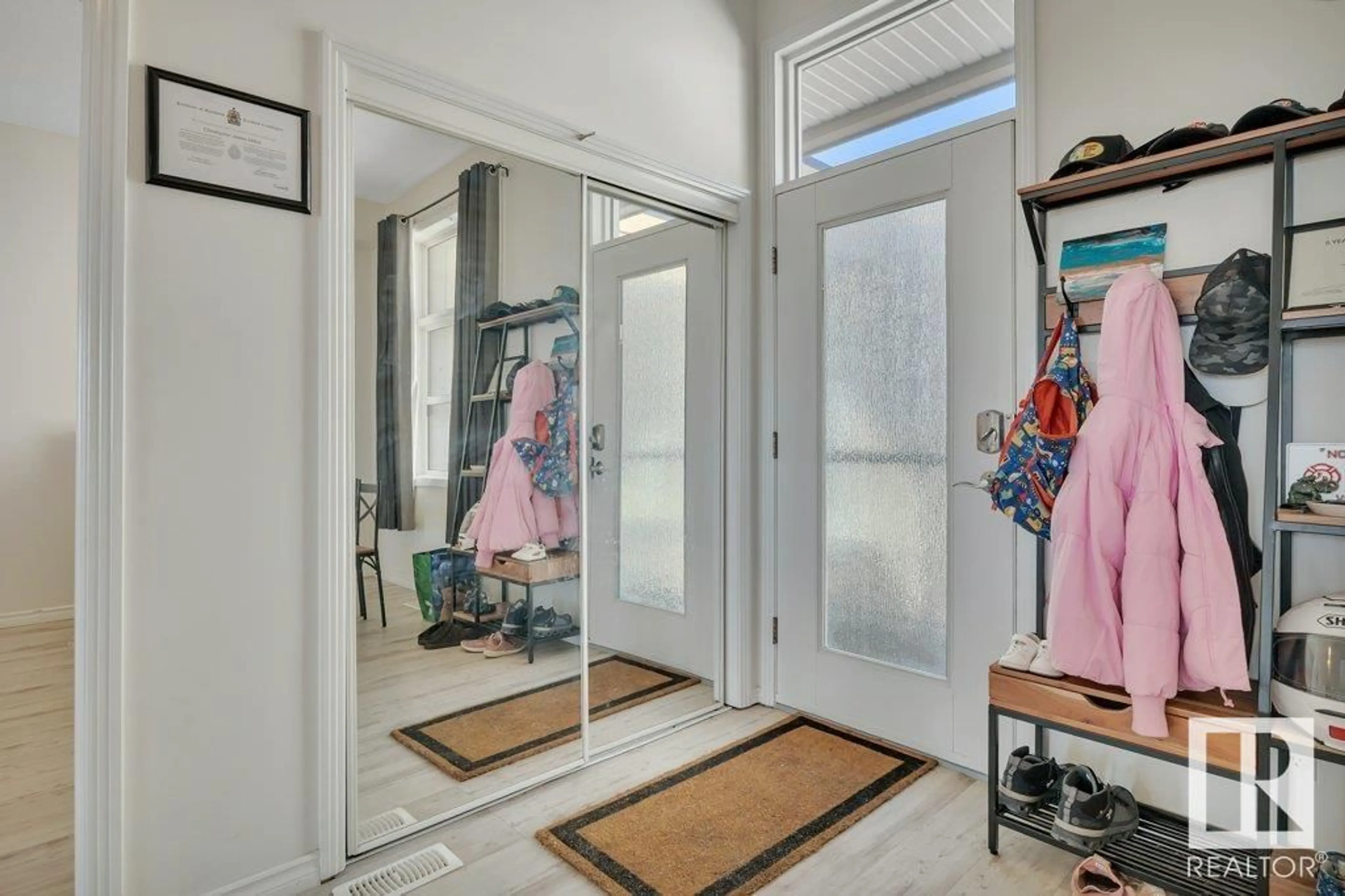Indoor entryway for #403 - 9804 101 ST, Edmonton Alberta T5R2X3