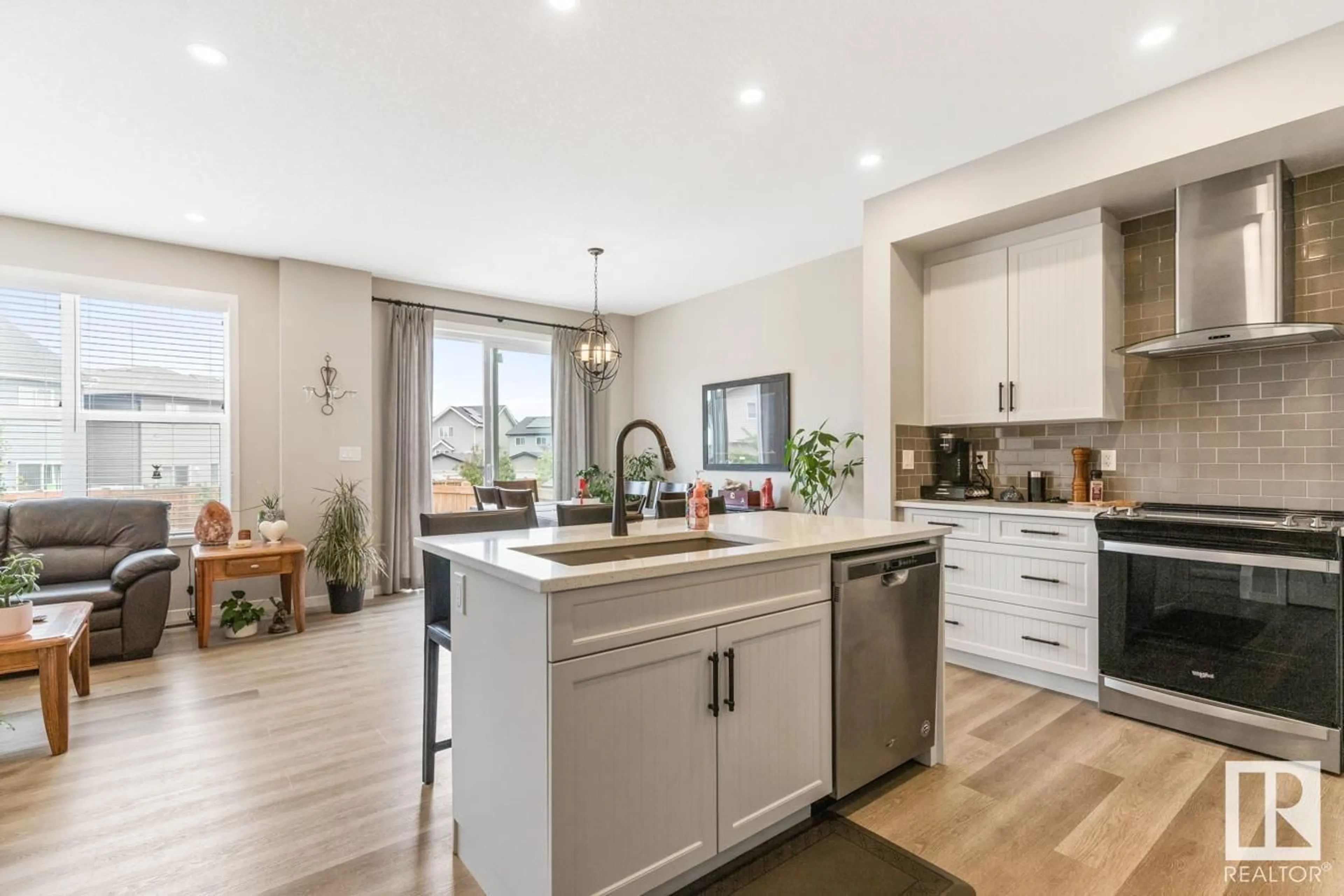 Open concept kitchen, unknown for 22706 95A AV, Edmonton Alberta T5T7H4