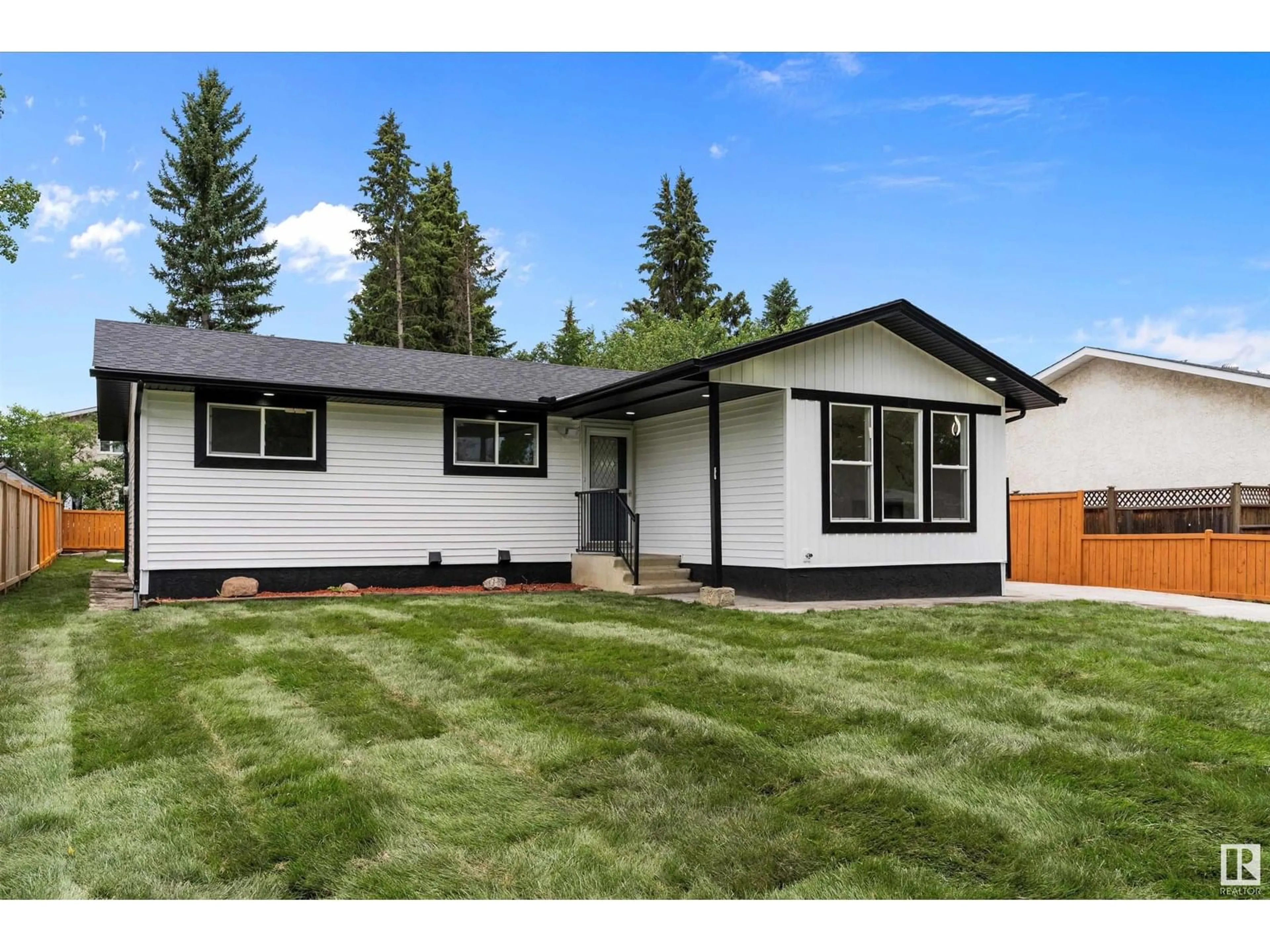 Home with vinyl exterior material, street for 11 LABELLE CR, St. Albert Alberta T8N2G6